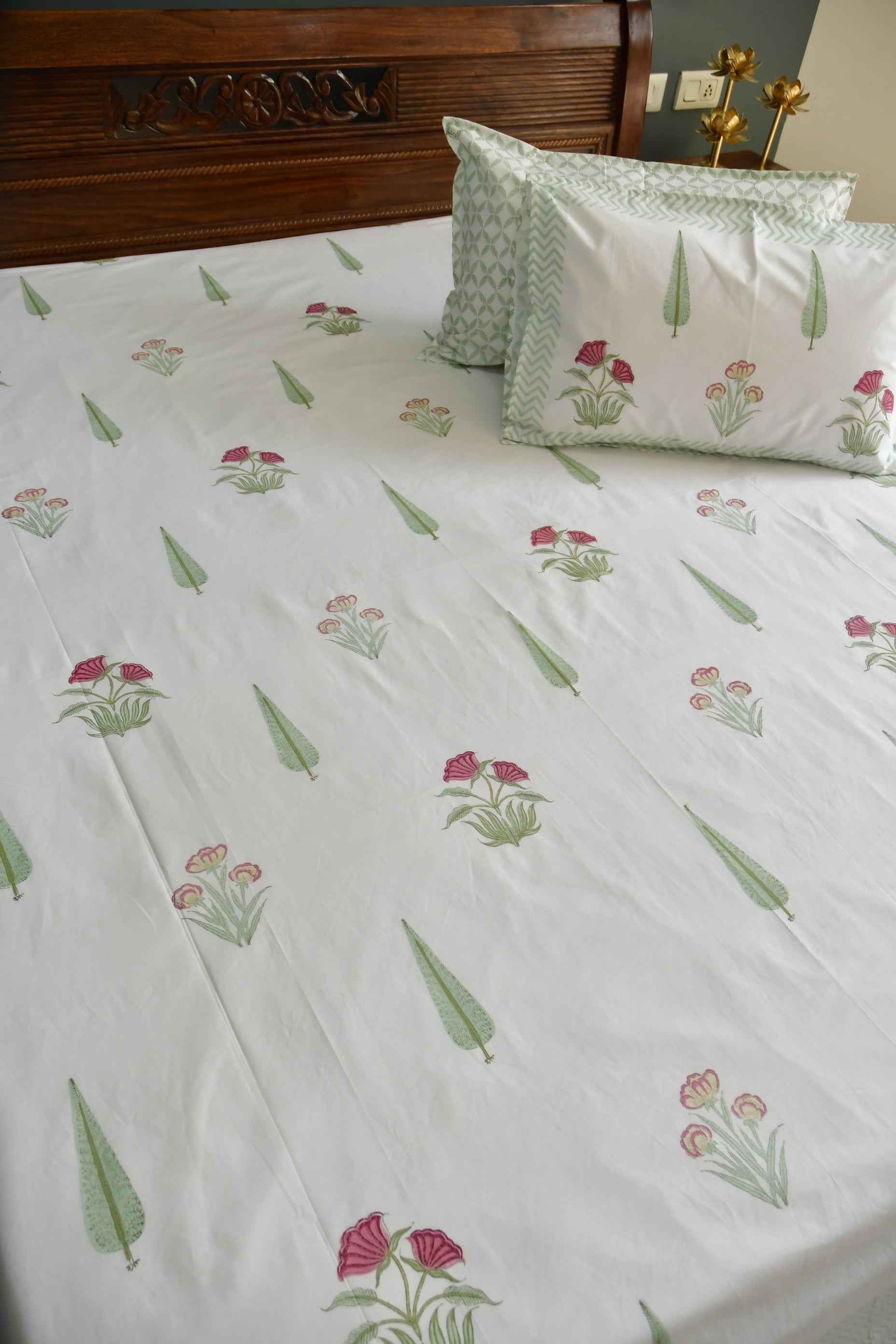 Summer Bliss Bedsheet : Refreshing Comfort