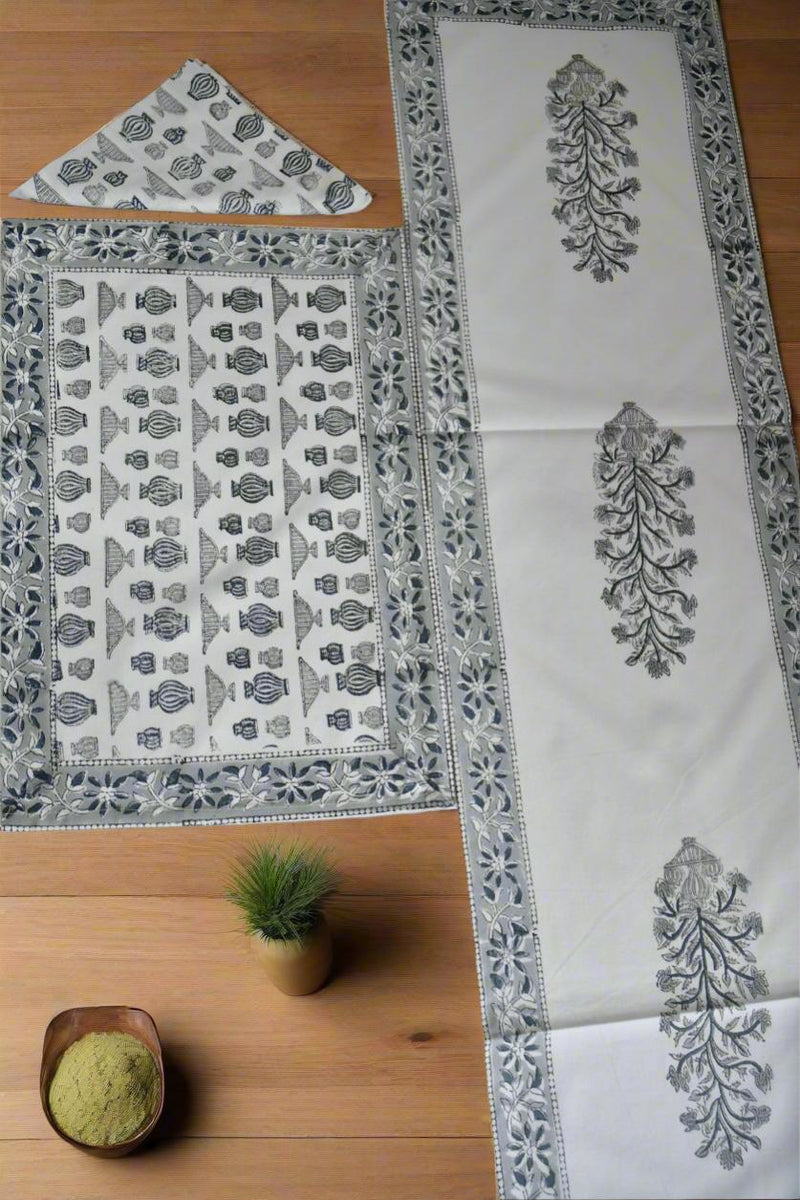 Grey and white mat set