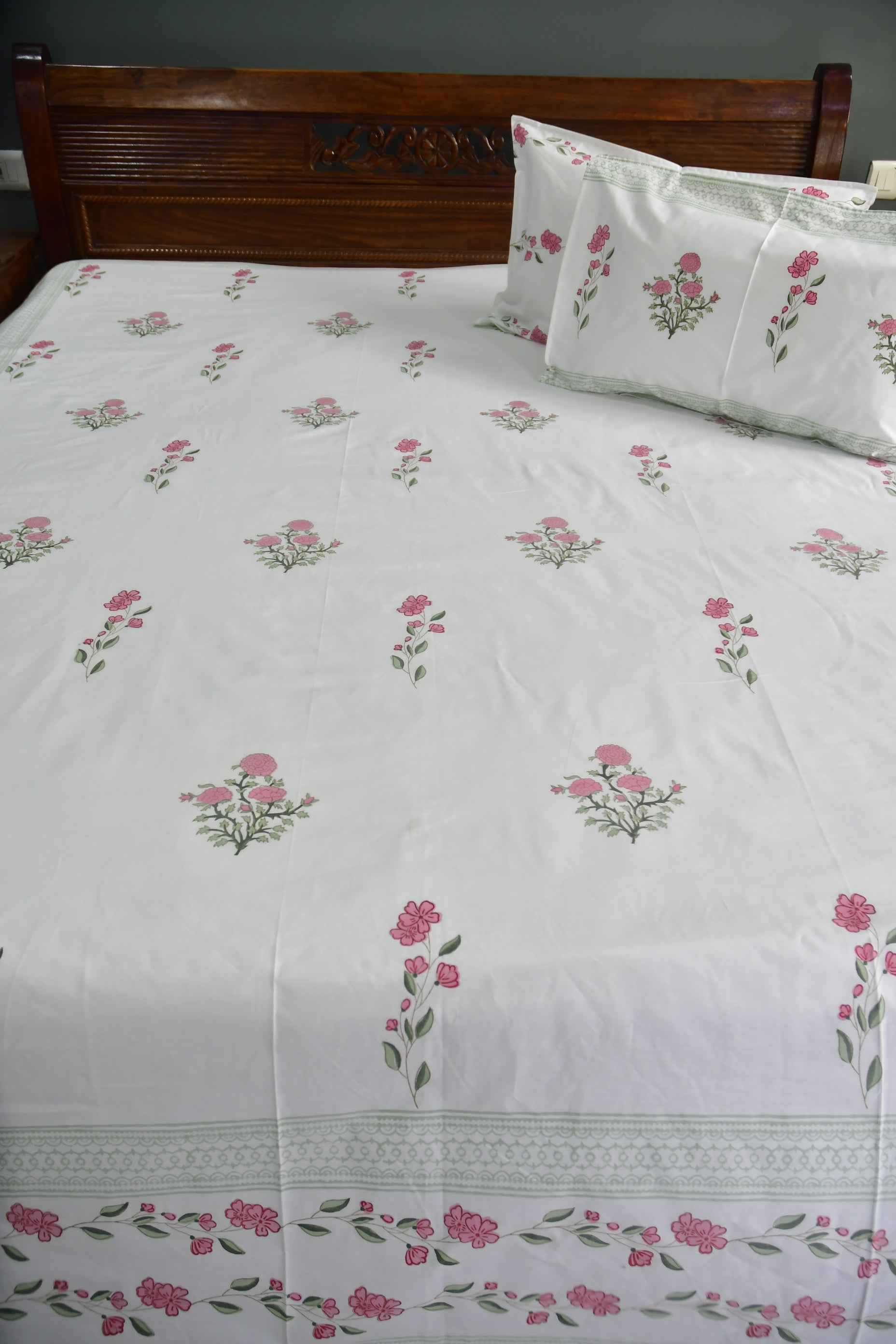 Pink Gulshan Cotton HandBlock Bedsheet
