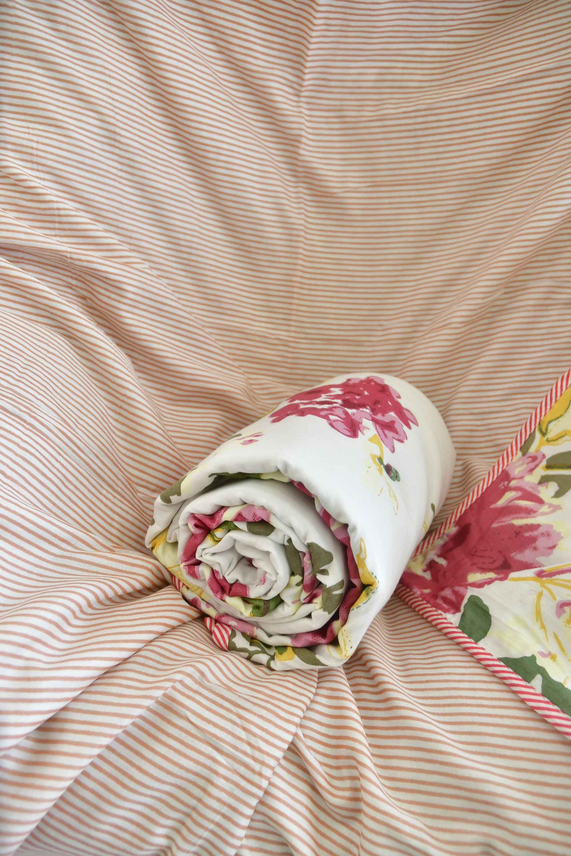 Pink Floral Reversible Dohar: Rajasthani Charm