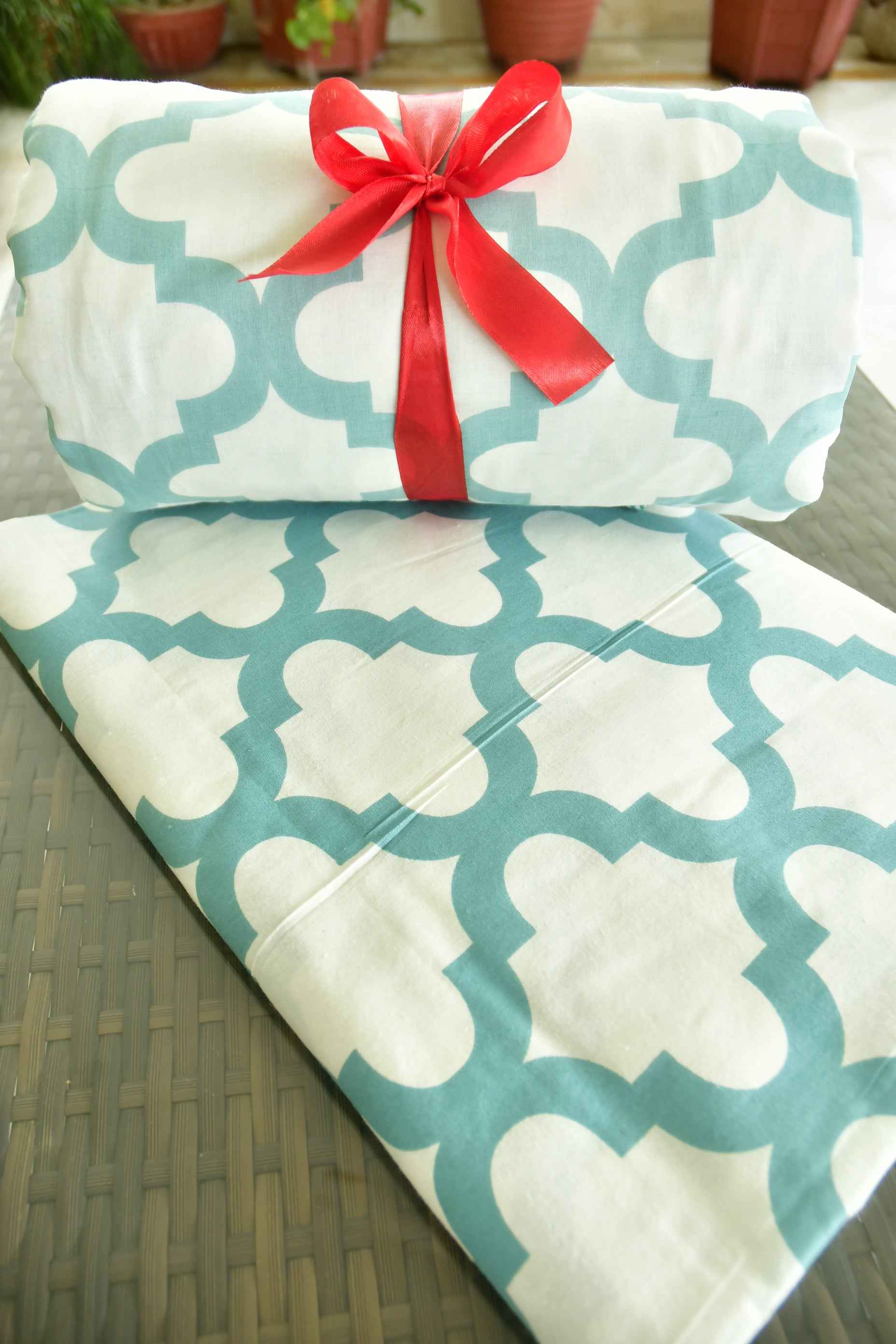 Sea Green and White Mul Mul Cotton Reversible Dohar