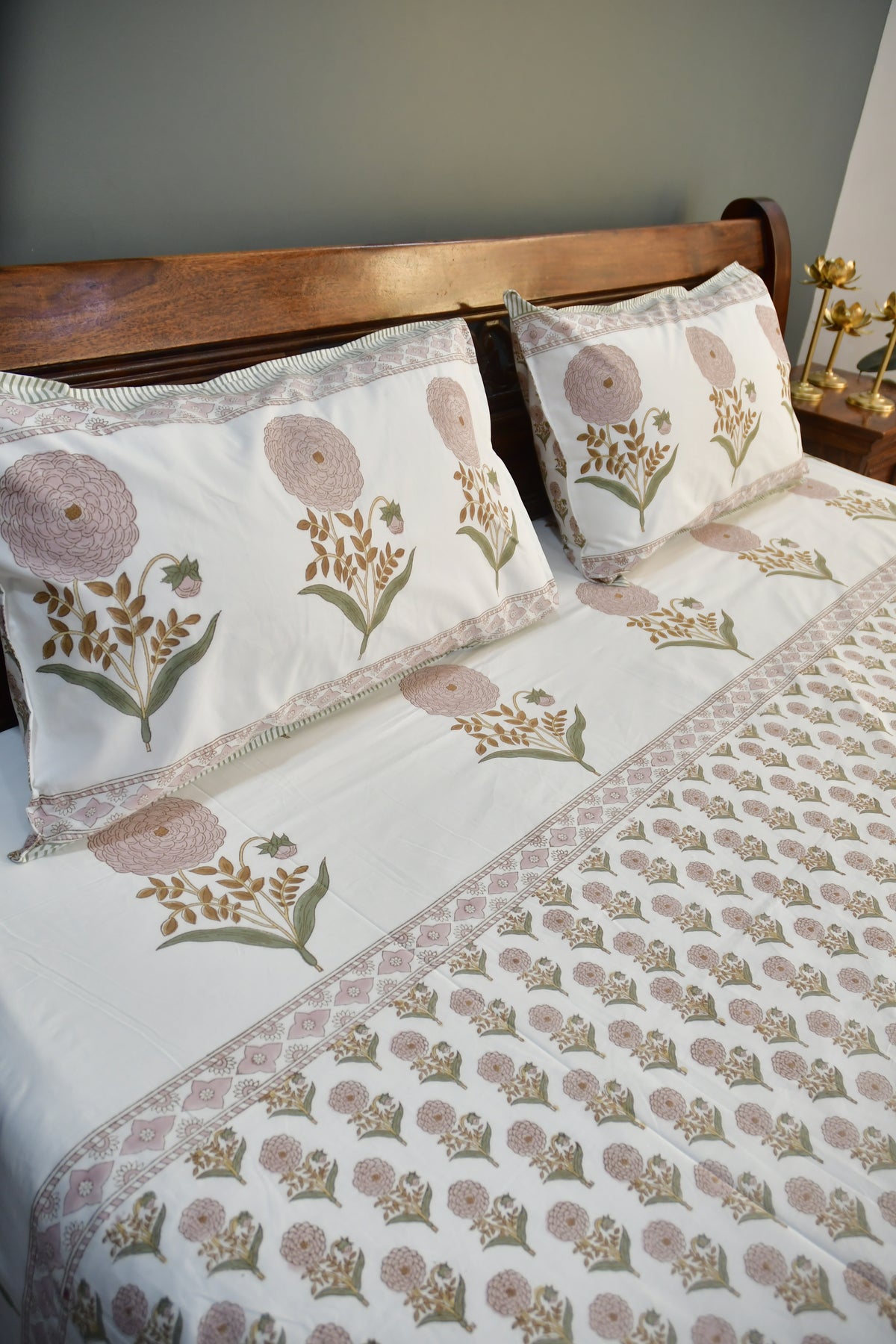 Pink Phool Bedsheet - Pink& Green