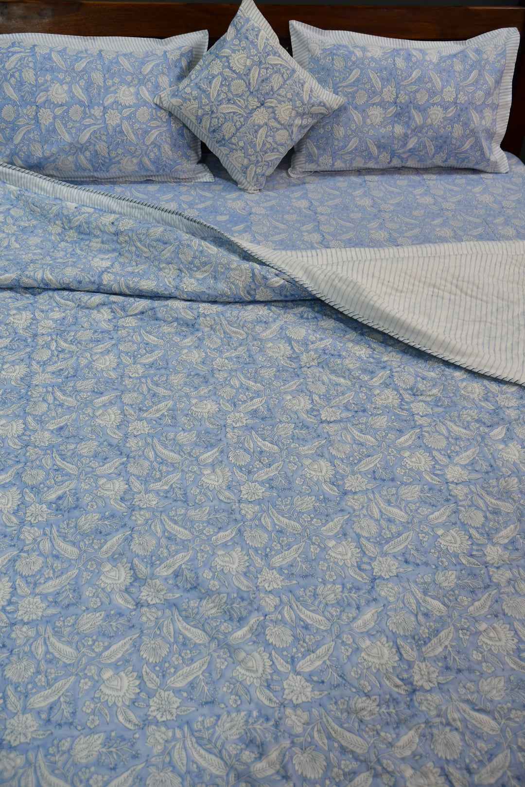 Blue & White Floral Jaipuri Quilt | Handblock Cotton Quilt for Luxurious Comfort