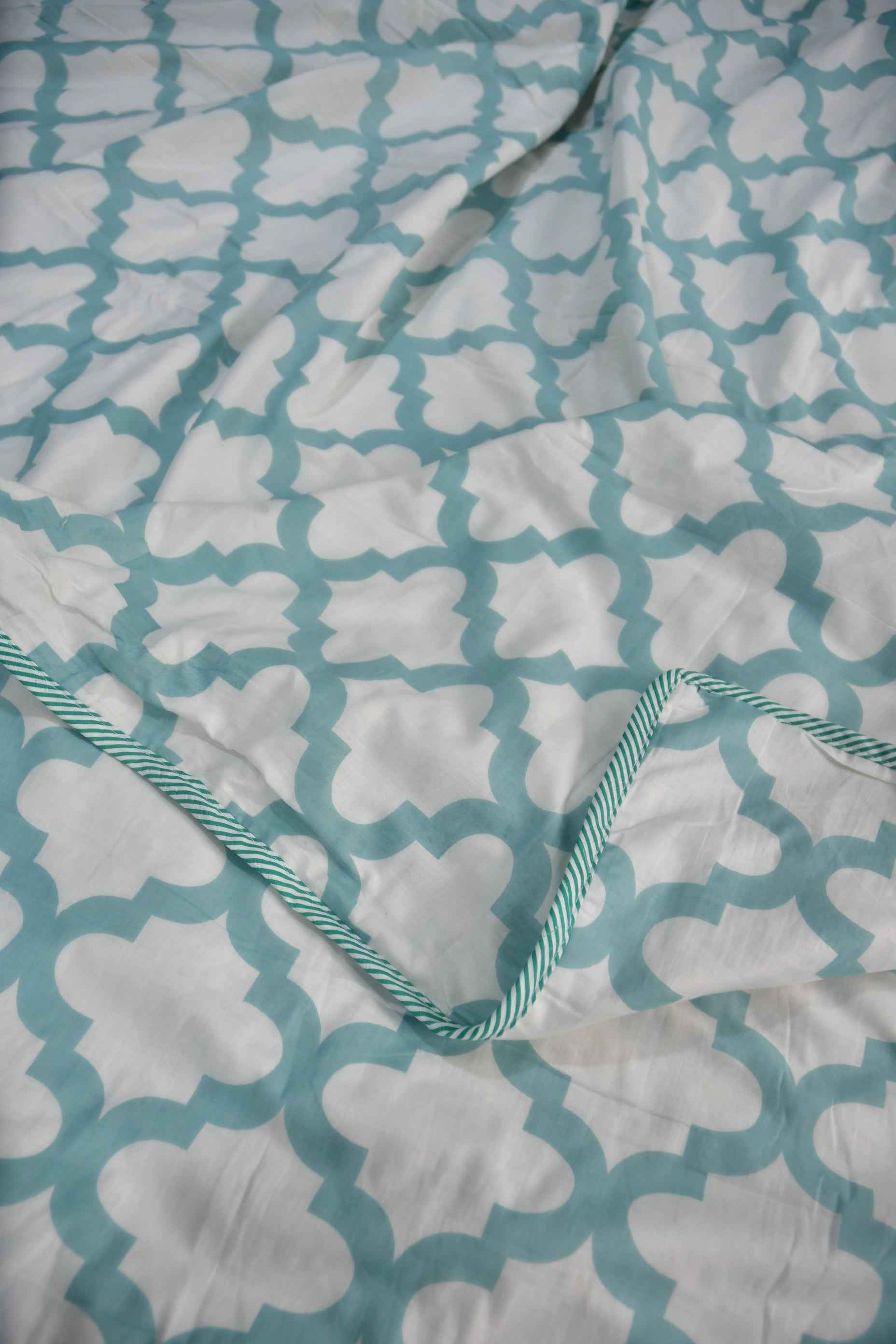 Sea Green and White Mul Mul Cotton Reversible Dohar