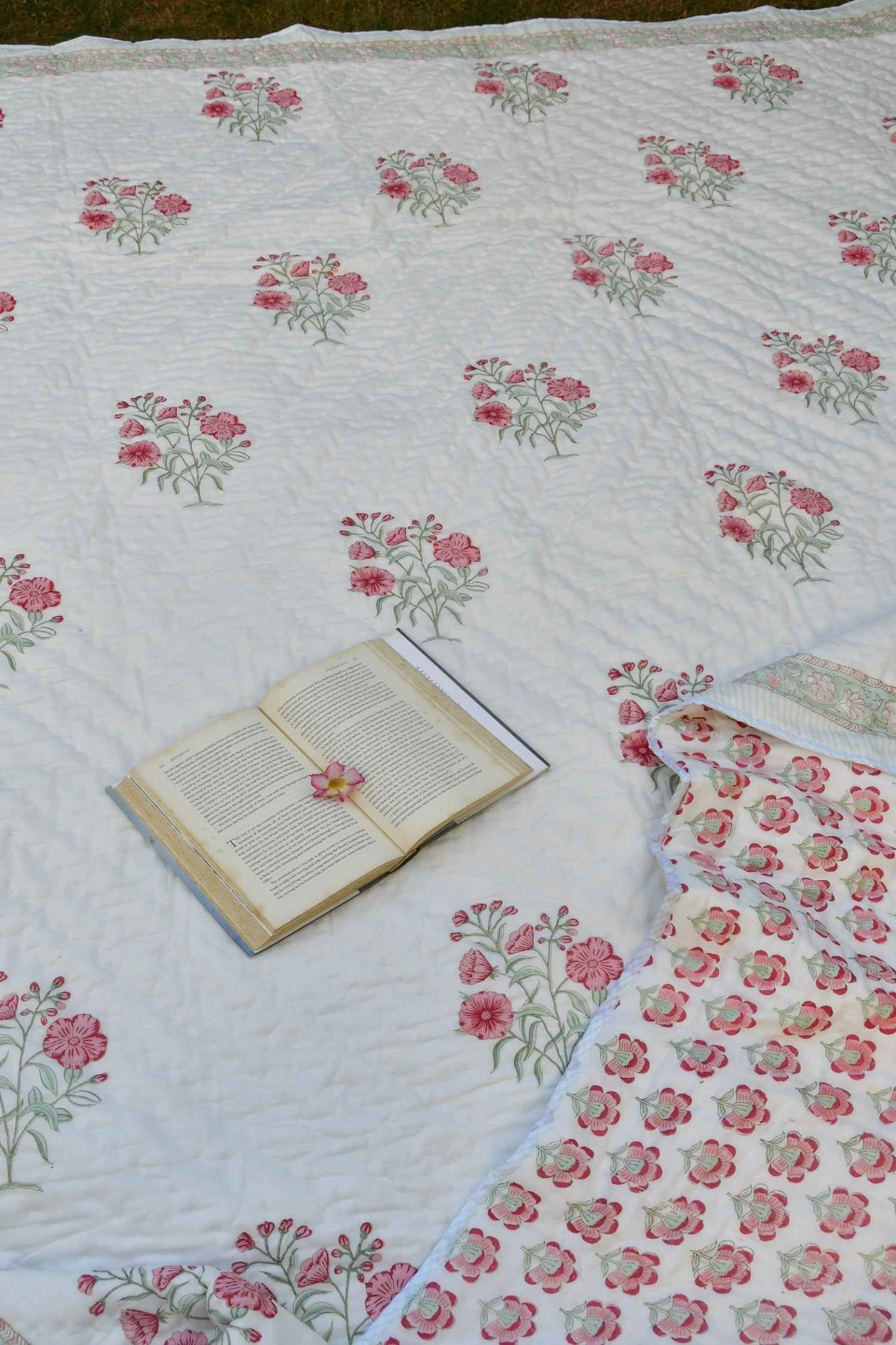 Suhaani Handblock Jaipuri  Quilt : Natural cotton