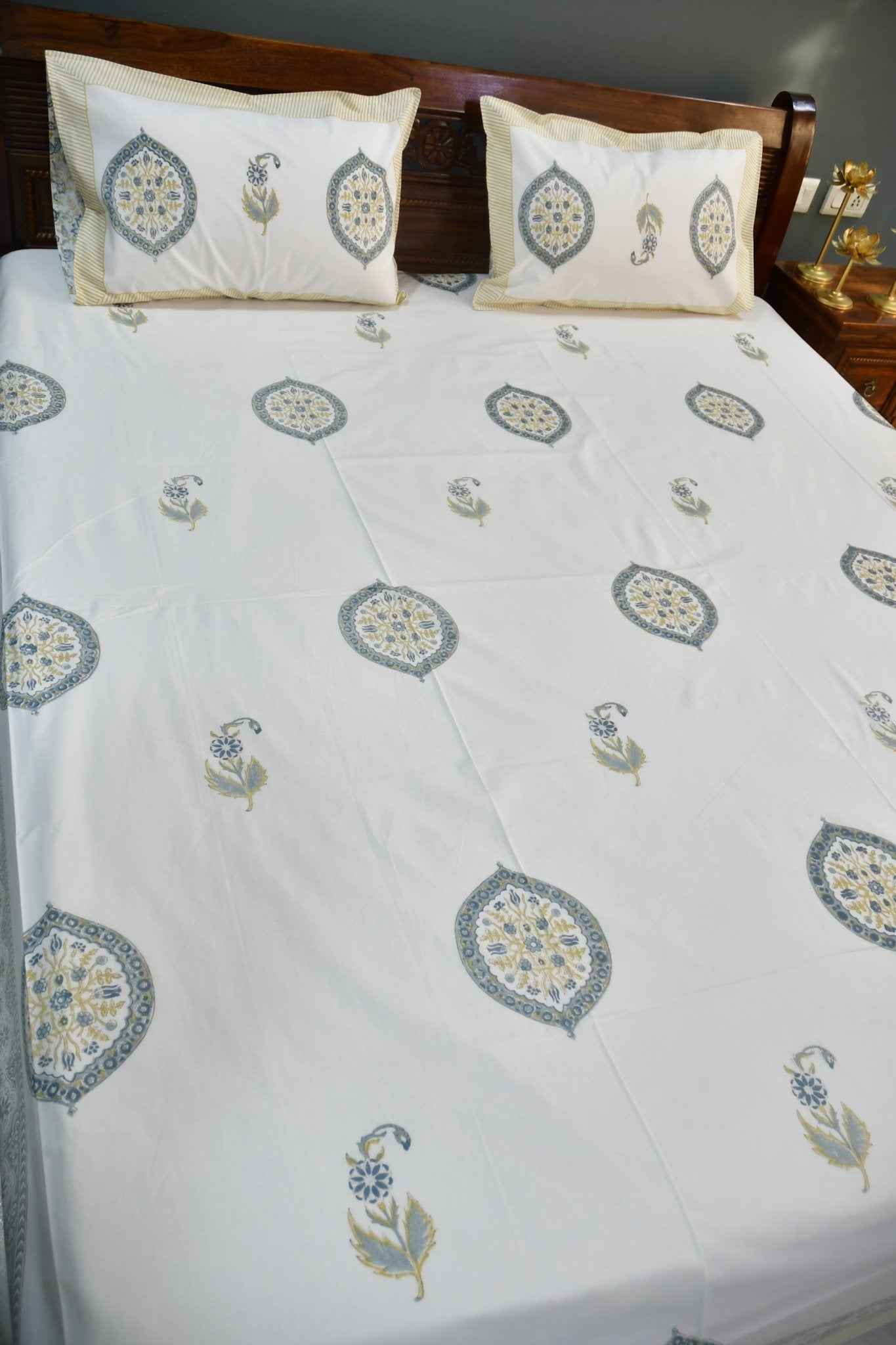 Classic Mughal Motif Cotton Handblock Bedsheet