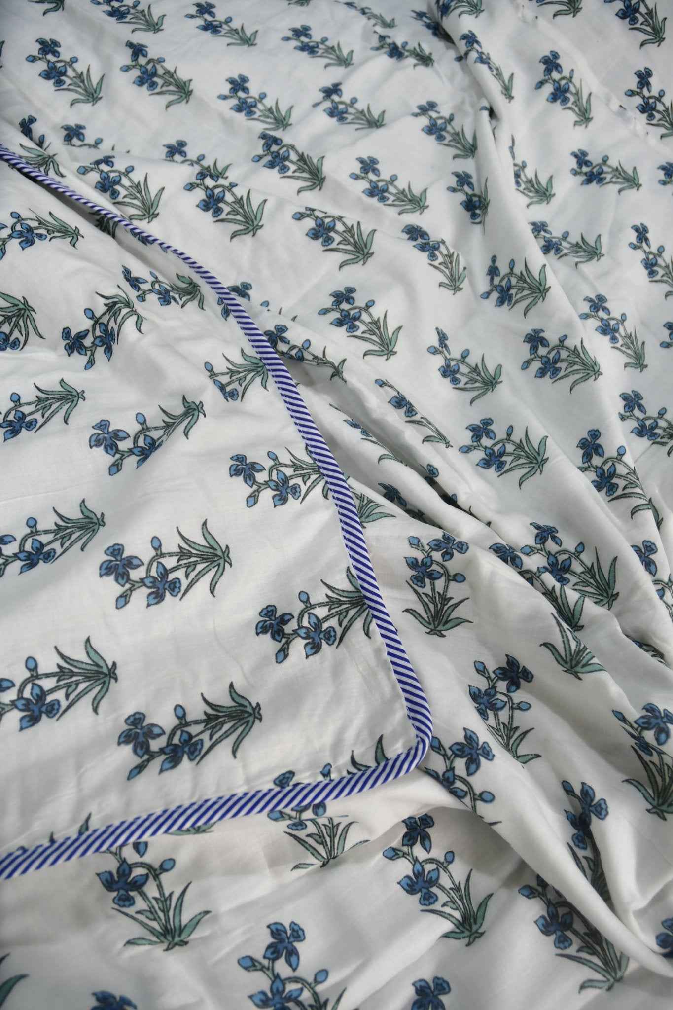 Blue Buti  Mul Mul Reversible Cotton Dohar