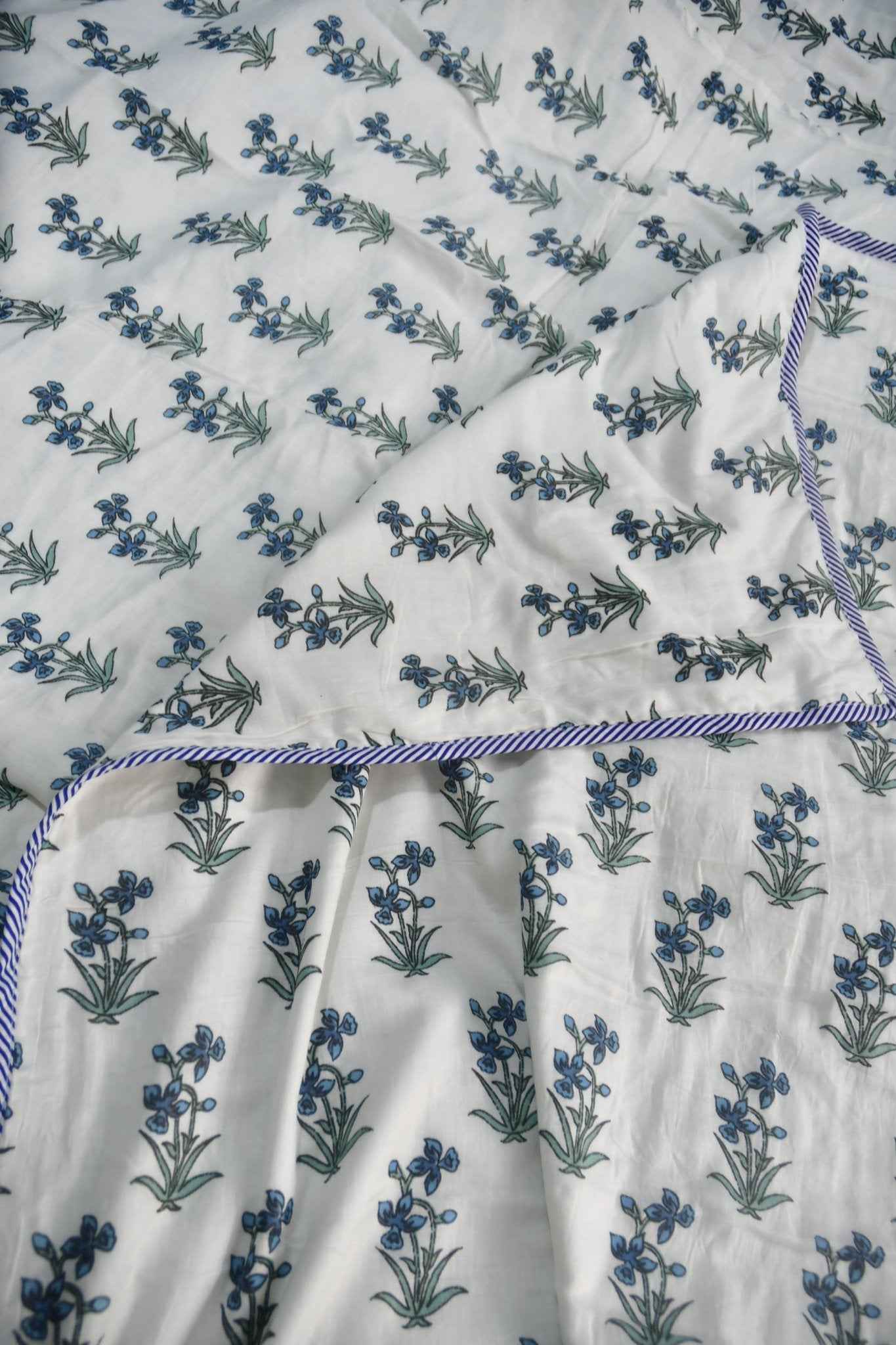 Blue Buti  Mul Mul Reversible Cotton Dohar