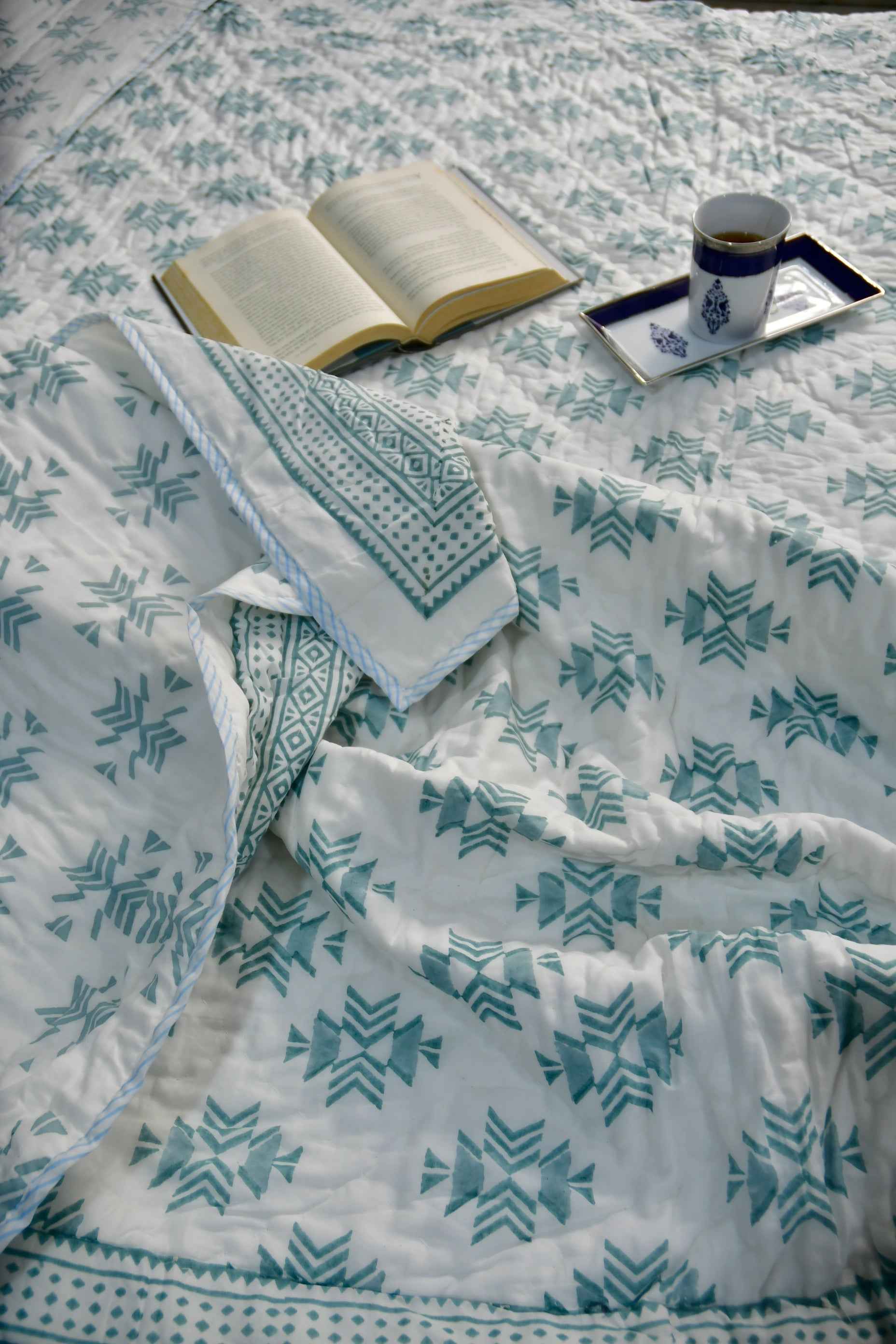 Sea Green Geometrical Quilt - Jaipuri Rajai premium quality
