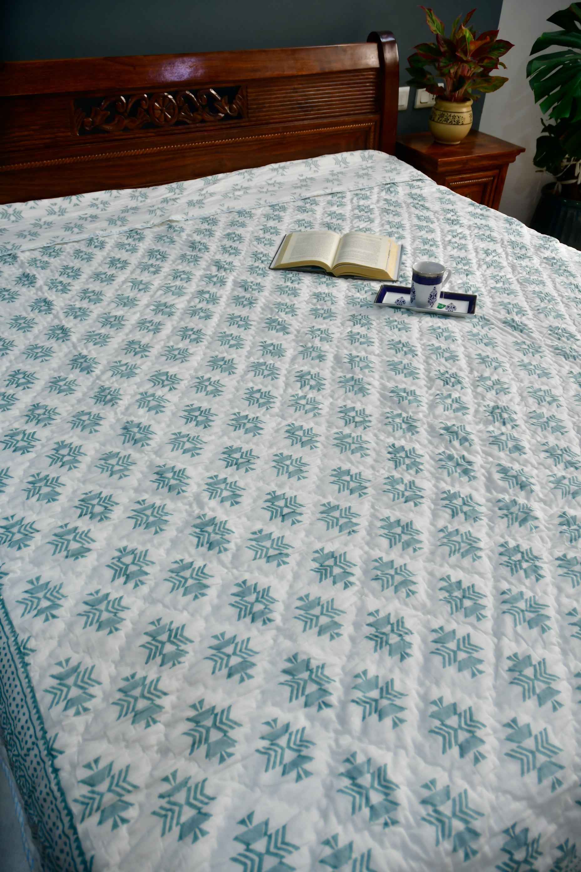Sea Green Geometrical Quilt - Jaipuri Rajai premium quality