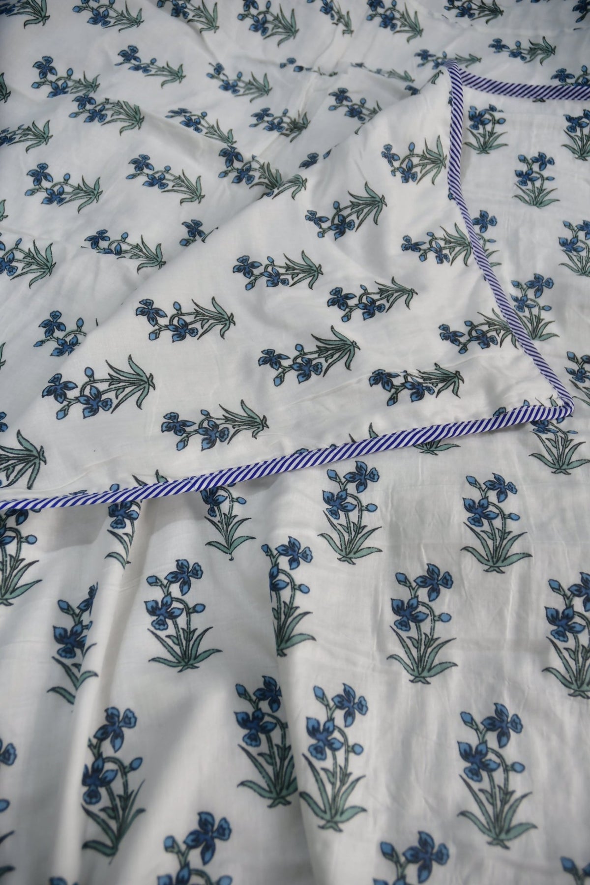 Blue Buti  Mul Mul Reversible Cotton Dohar