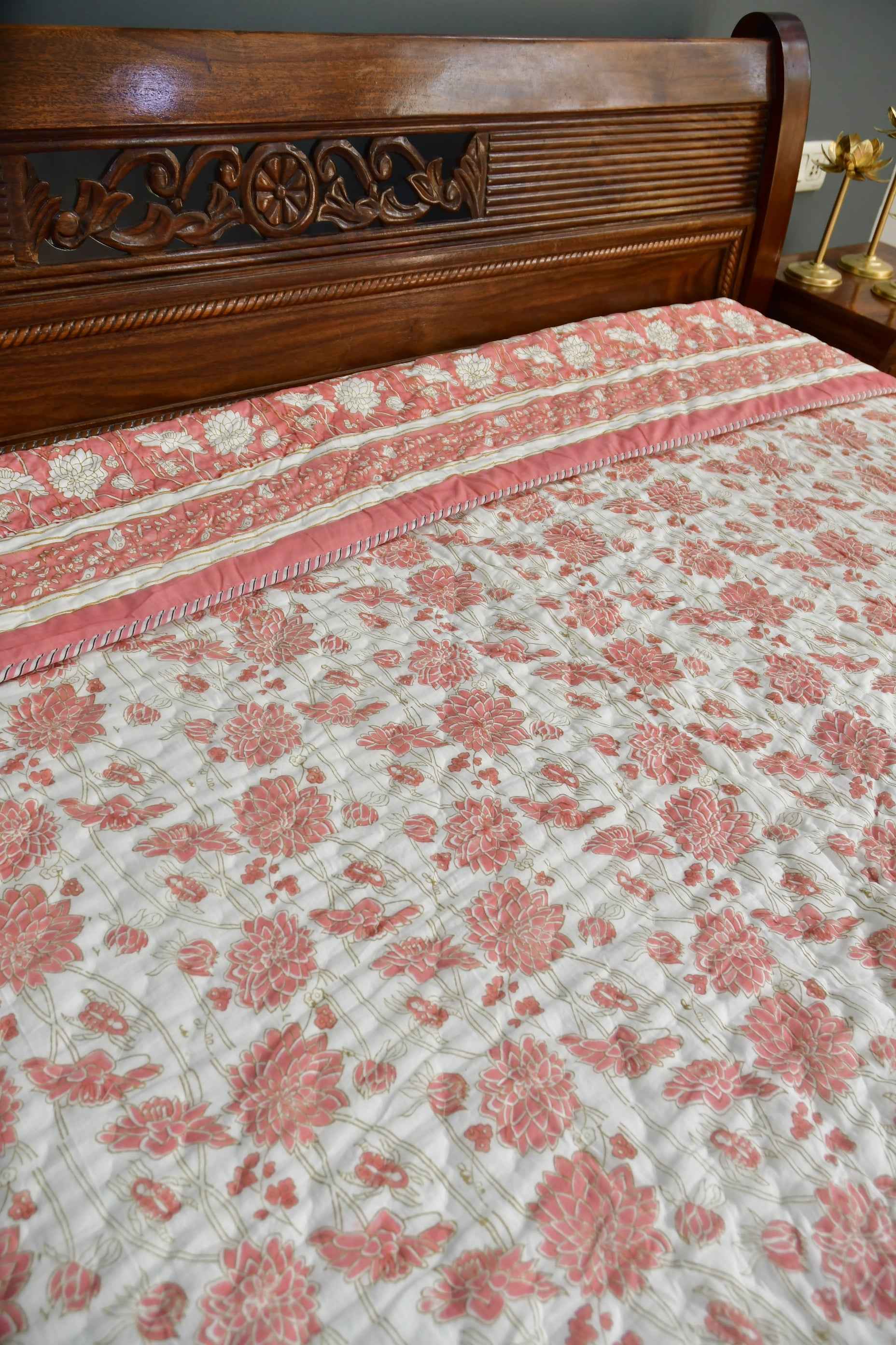 Pink Floral Quilt, Reversible Comfort : Jaipur Elegance