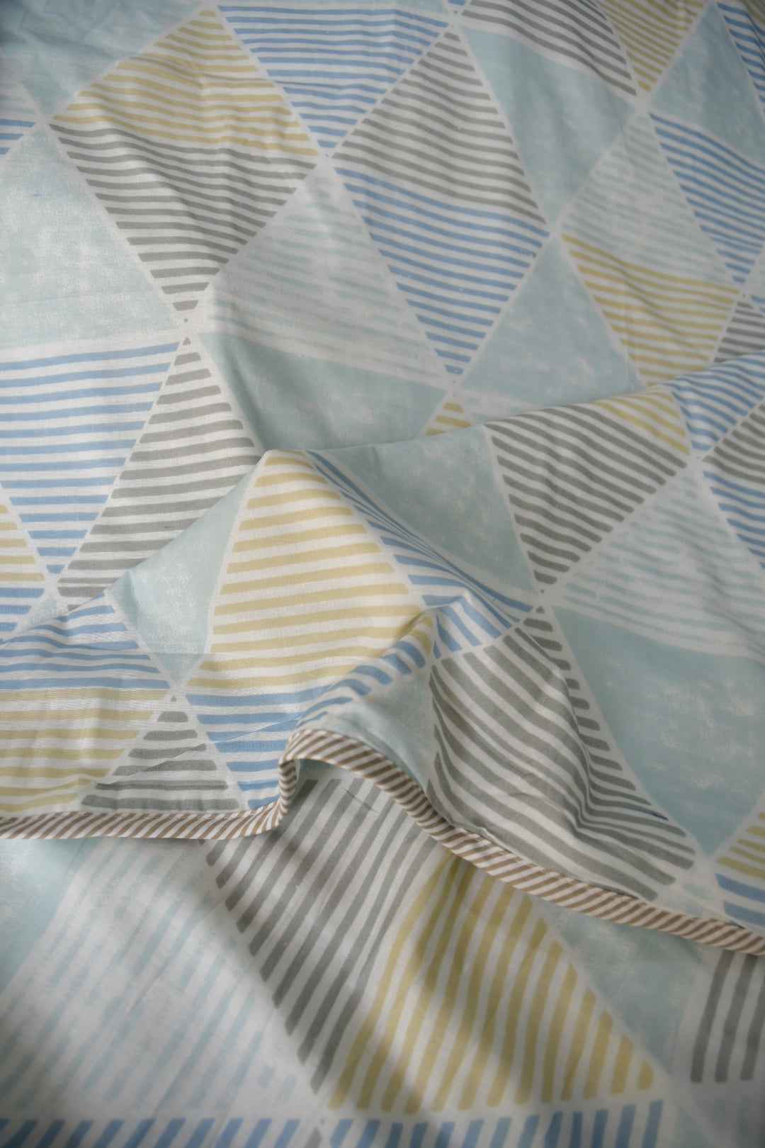 Geometrical and stripes Mul Mul Reversible Dohar