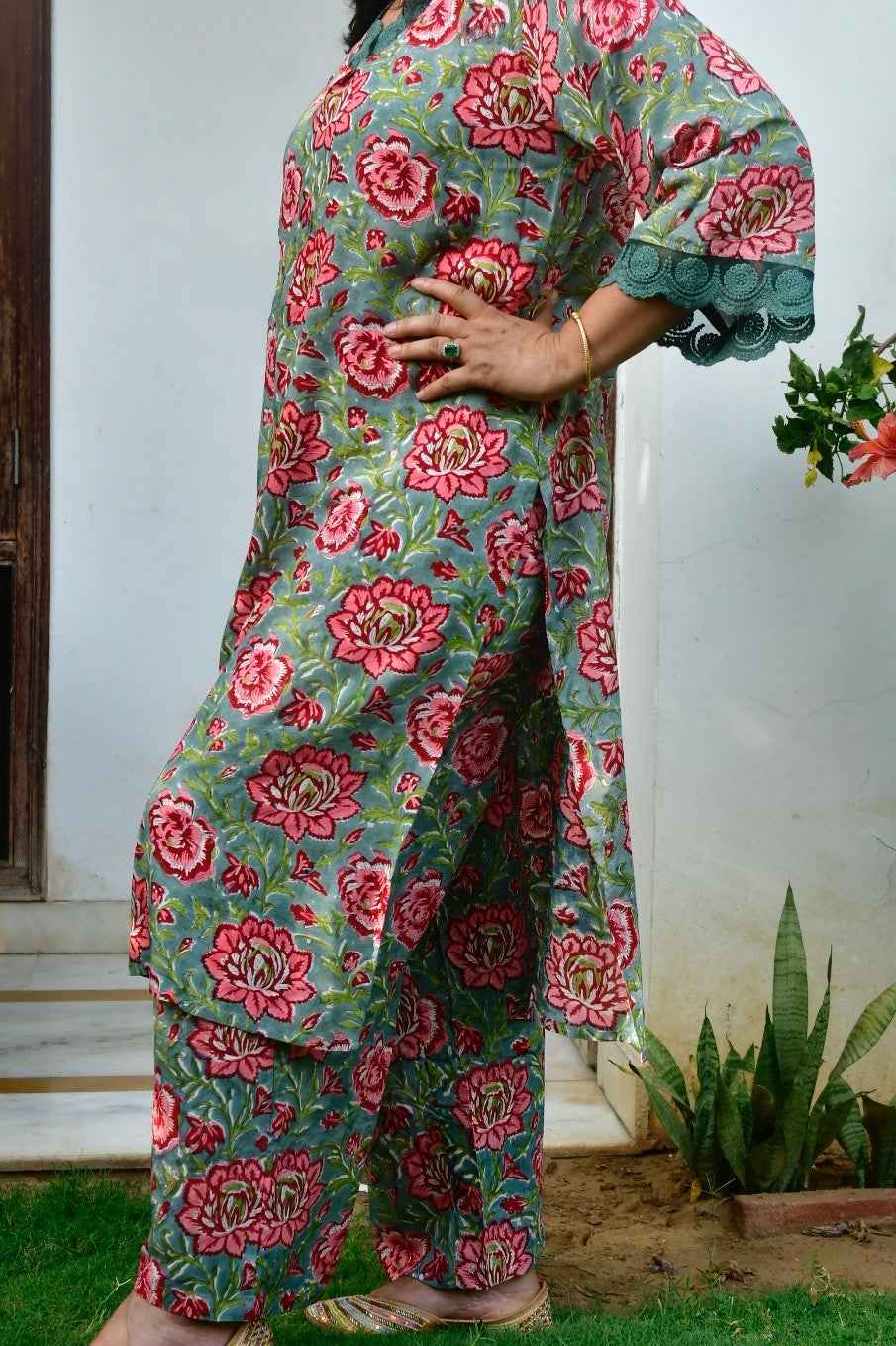 Green and Pink Phulwari Bagiya Kurta Set