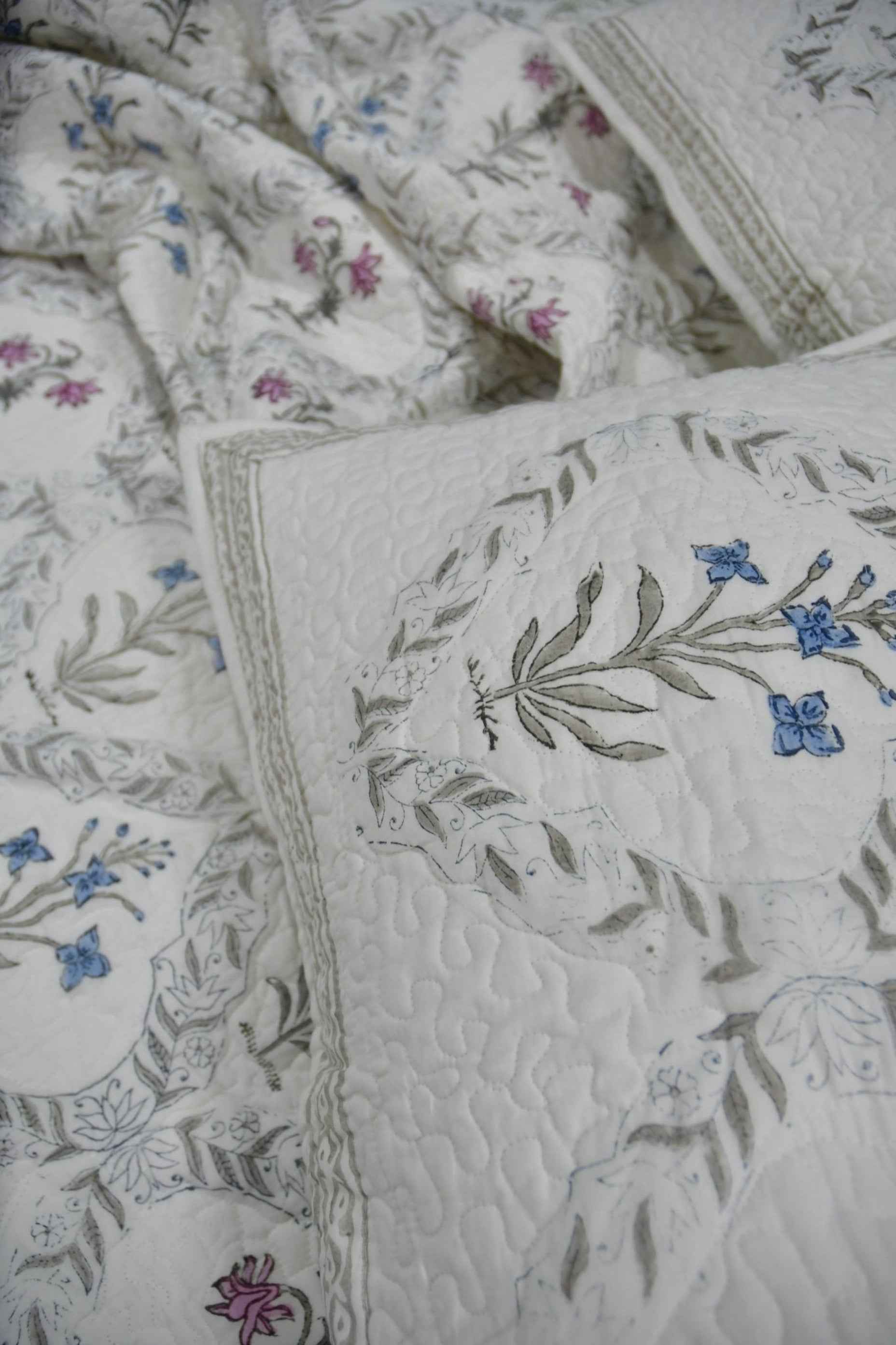 Classic Mughal Jaal Quilted Handblock Bedcover