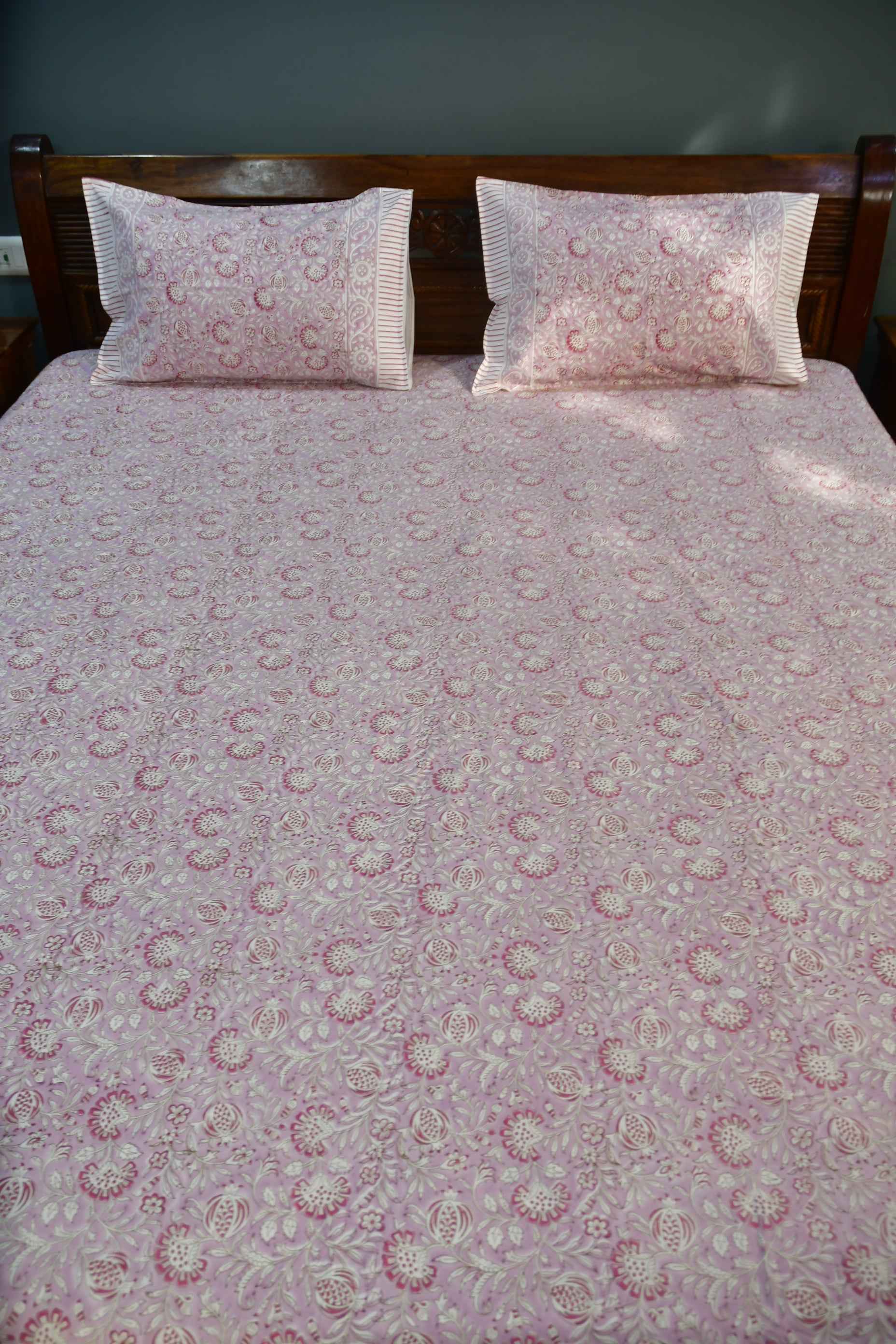 Gulaabi floral Bedsheet - Embrace the Beauty of Spring