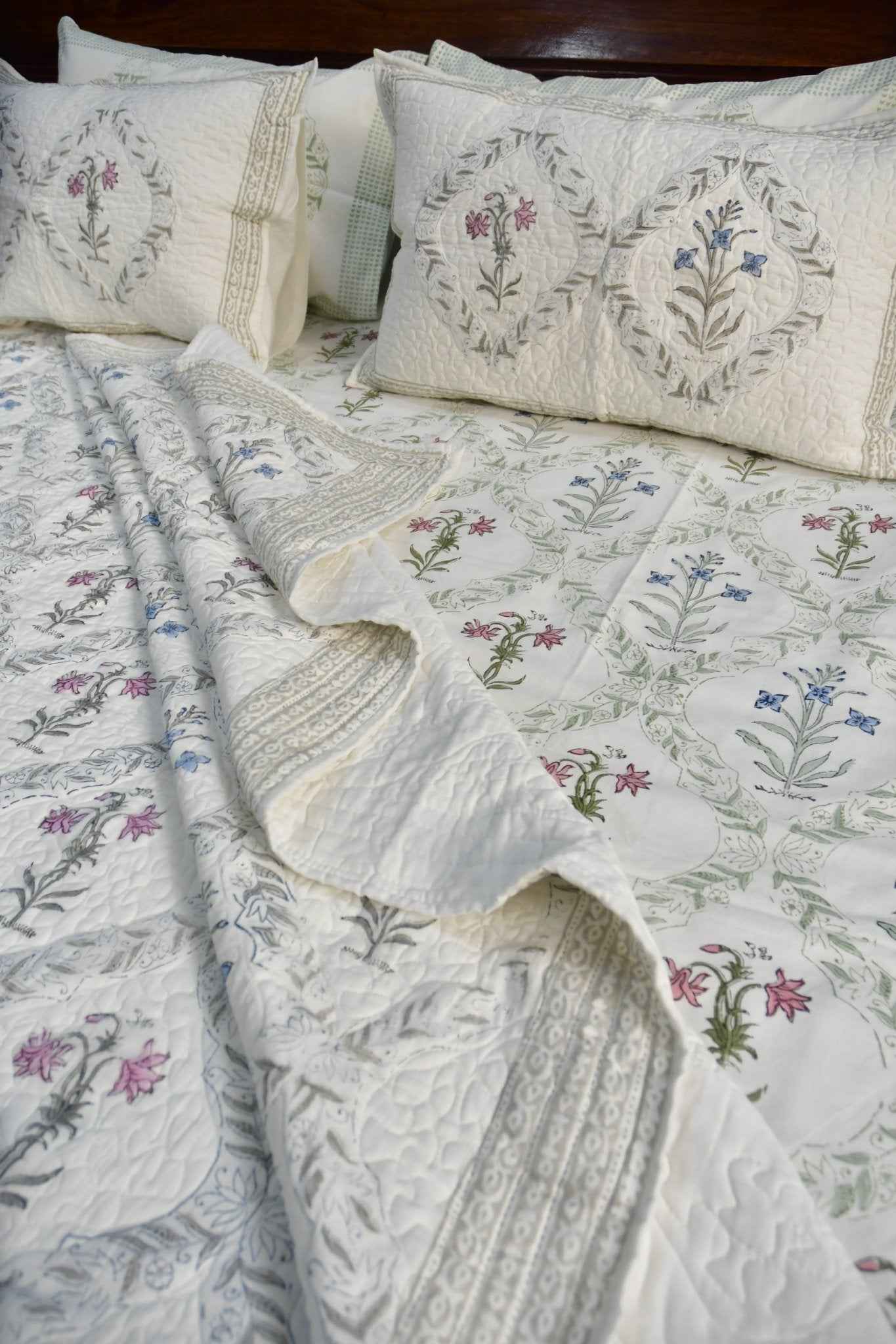 Classic Mughal Jaal Handblock Bedding set