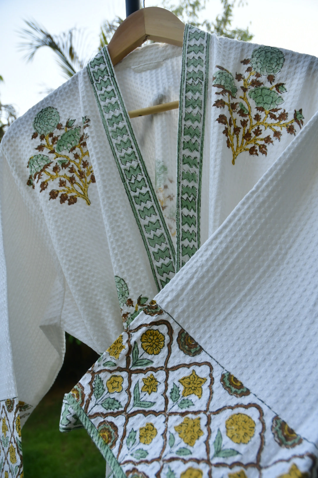 Green premium jaal bathrobe