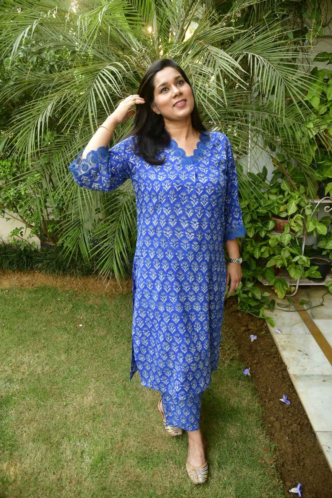 Elegant Grey Buti Blue Bagiya Cotton Kurta Set