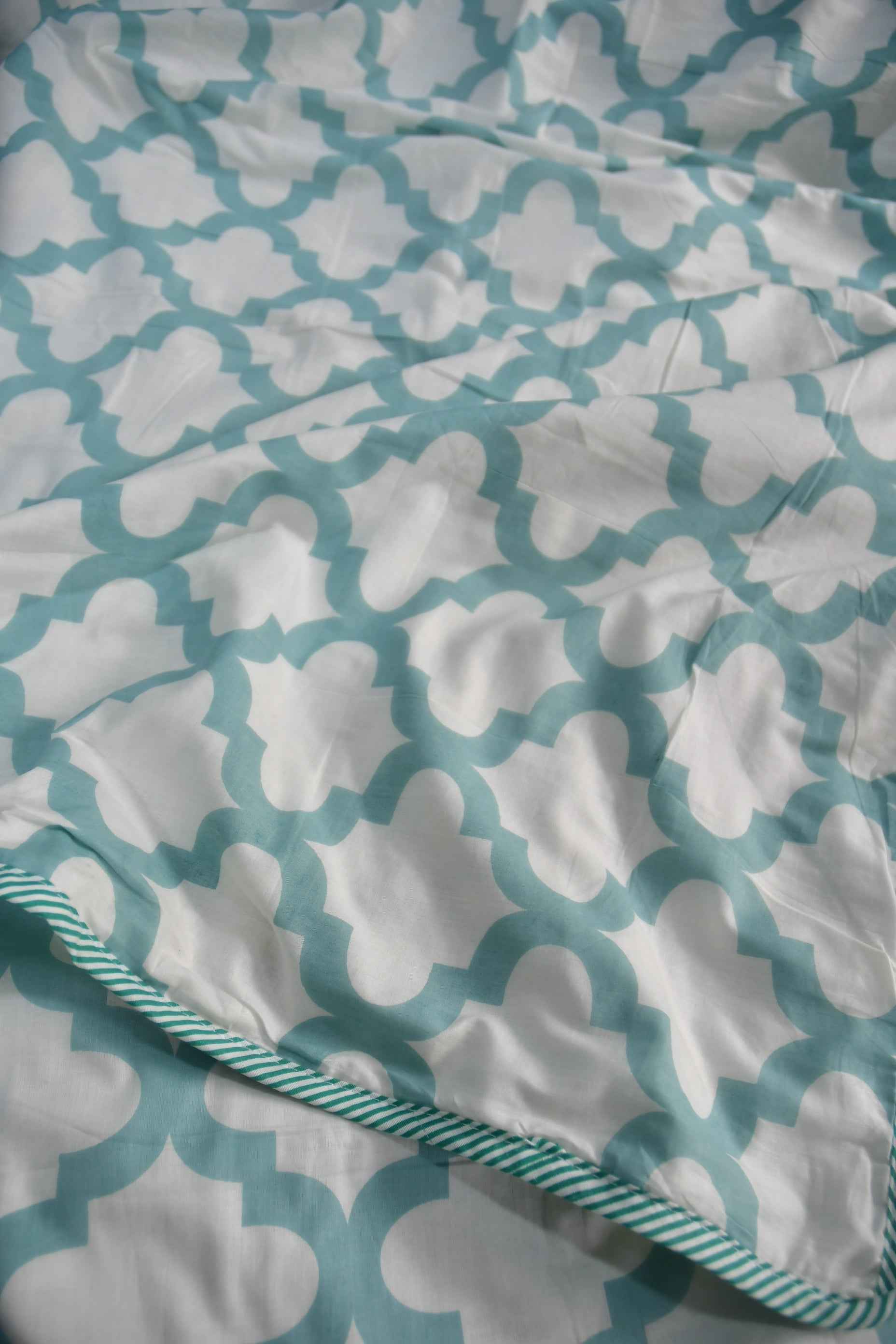 Sea Green and White Mul Mul Cotton Reversible Dohar