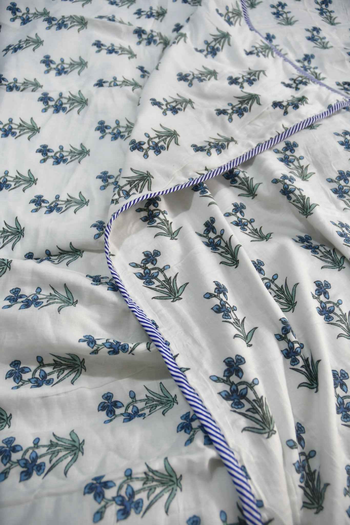 Blue Buti  Mul Mul Reversible Cotton Dohar