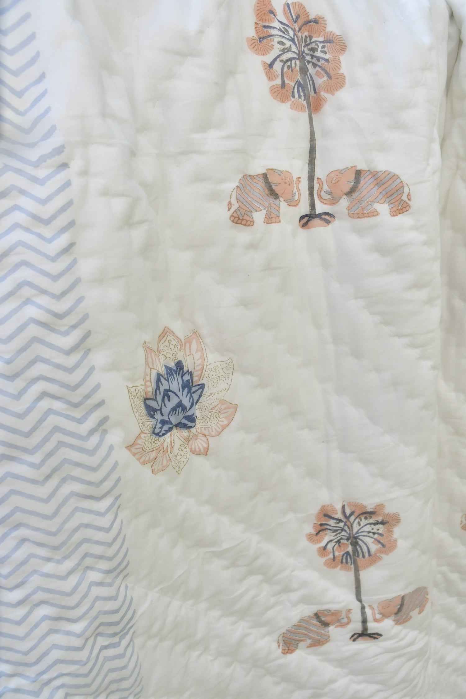 Blue Lotus Handblock Jaipuri Quilt : Luxurious comfort