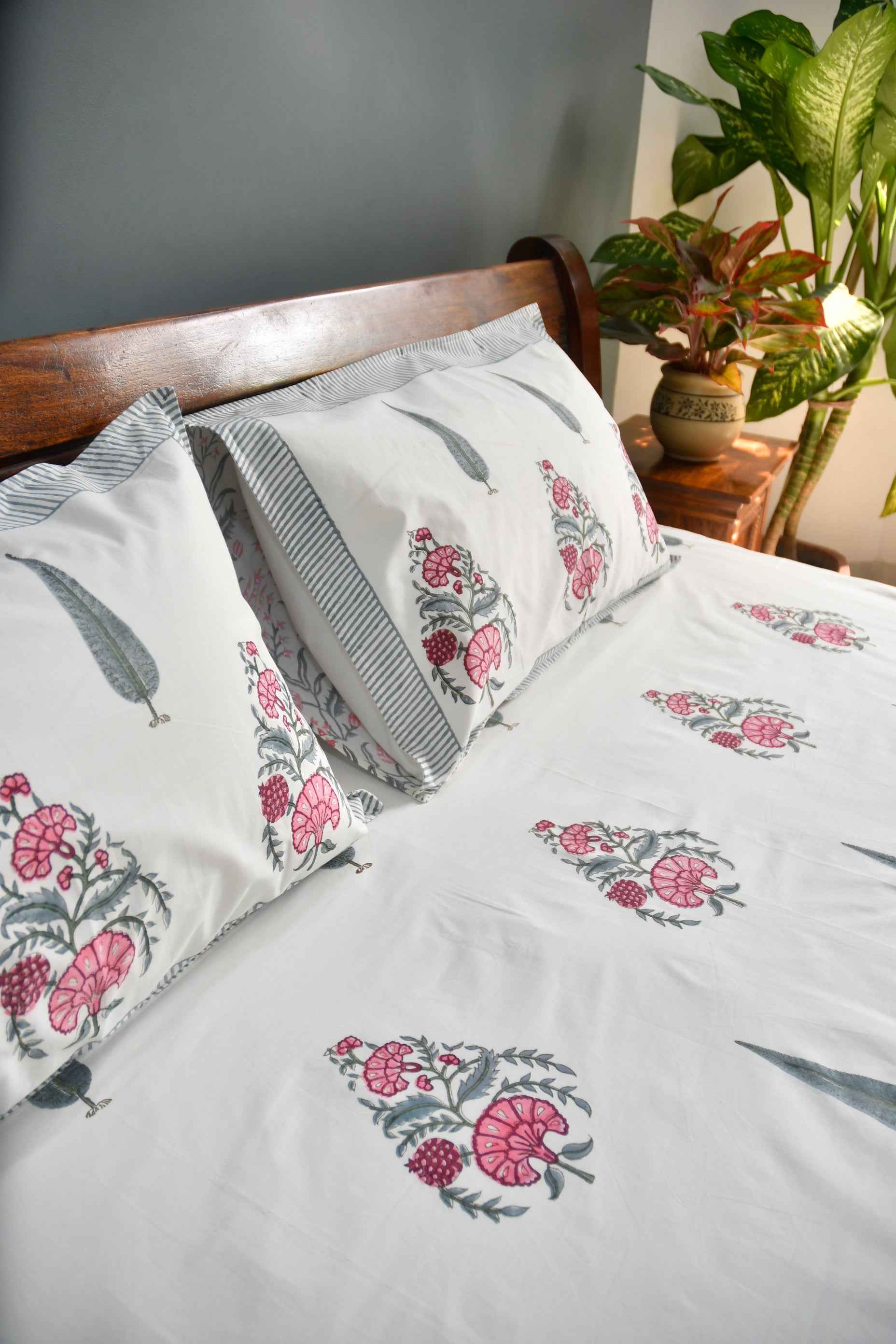 Coral flowers Handblock Bedsheet : Premium cotton