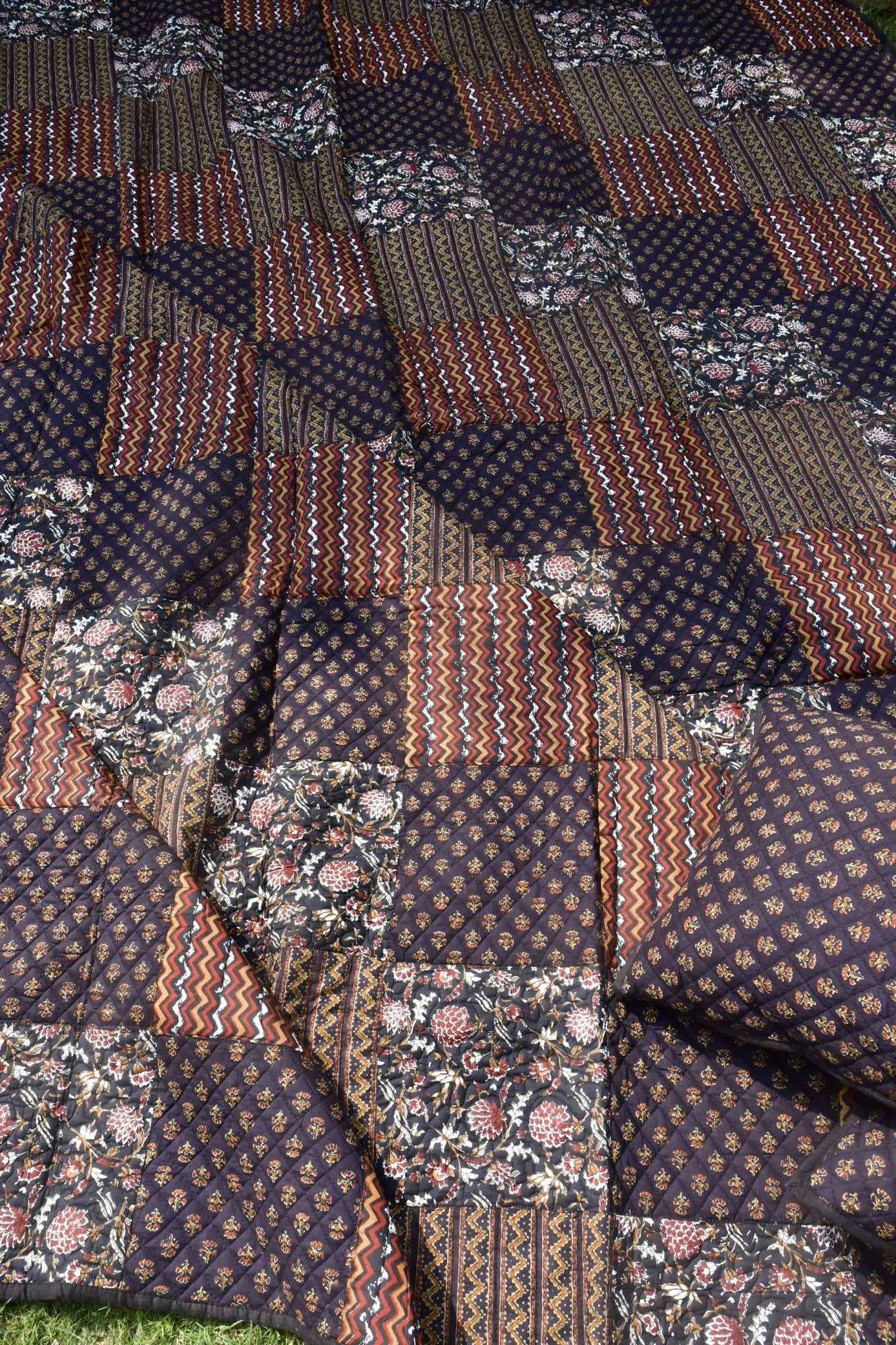 Black Dabu Print Quilted bedcover : Vibrant & Classy