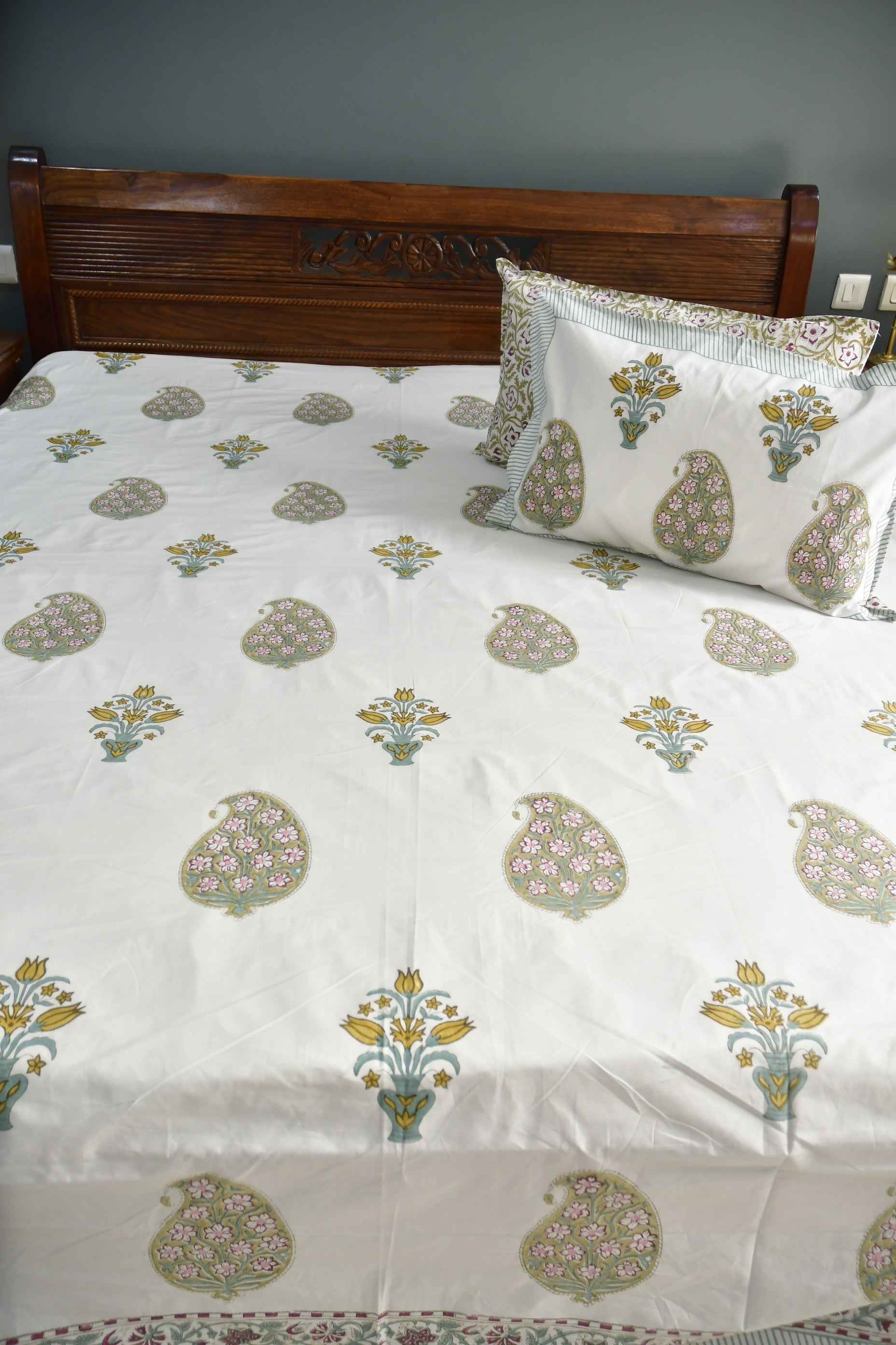 Royal Paisley Bedsheet | Hand-Blocked Design