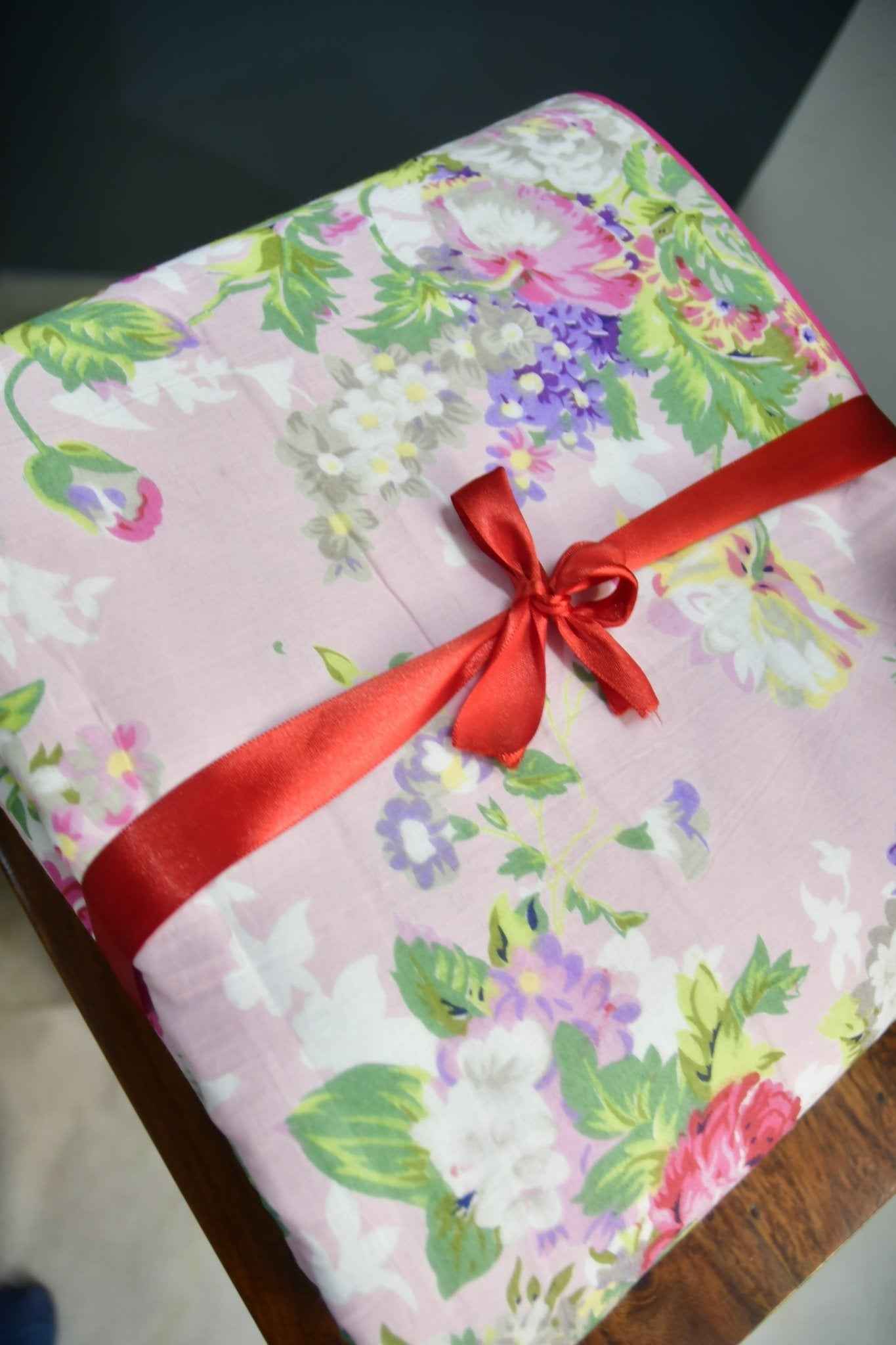 Soft Pink Floral Mul Mul Cotton Dohar : HandBlock