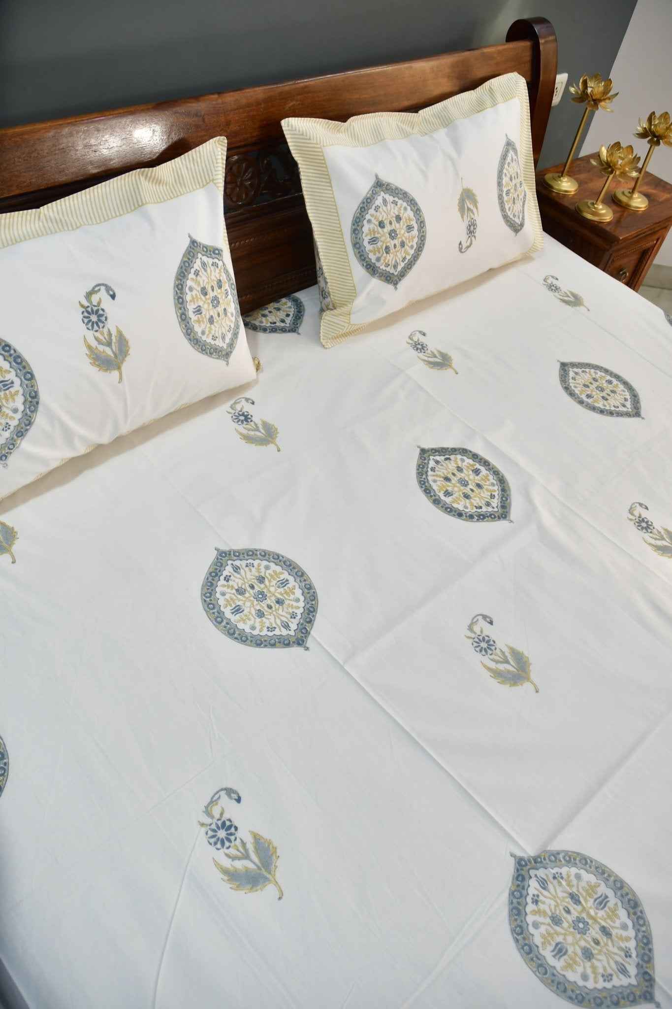 Classic Mughal Motif Cotton Handblock Bedsheet