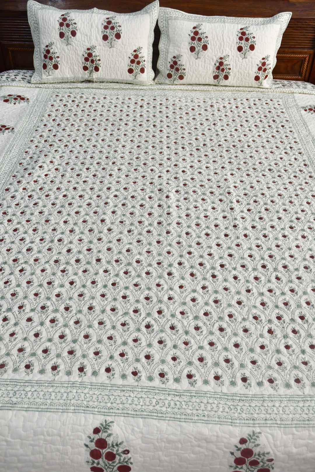 Red Flower Jaal Buta Quilted Bedcover | Premium luxury