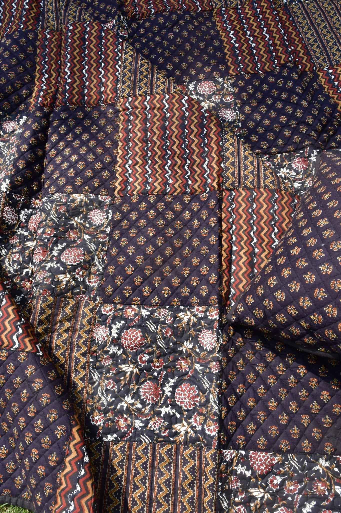 Black Dabu Print Quilted bedcover : Vibrant & Classy