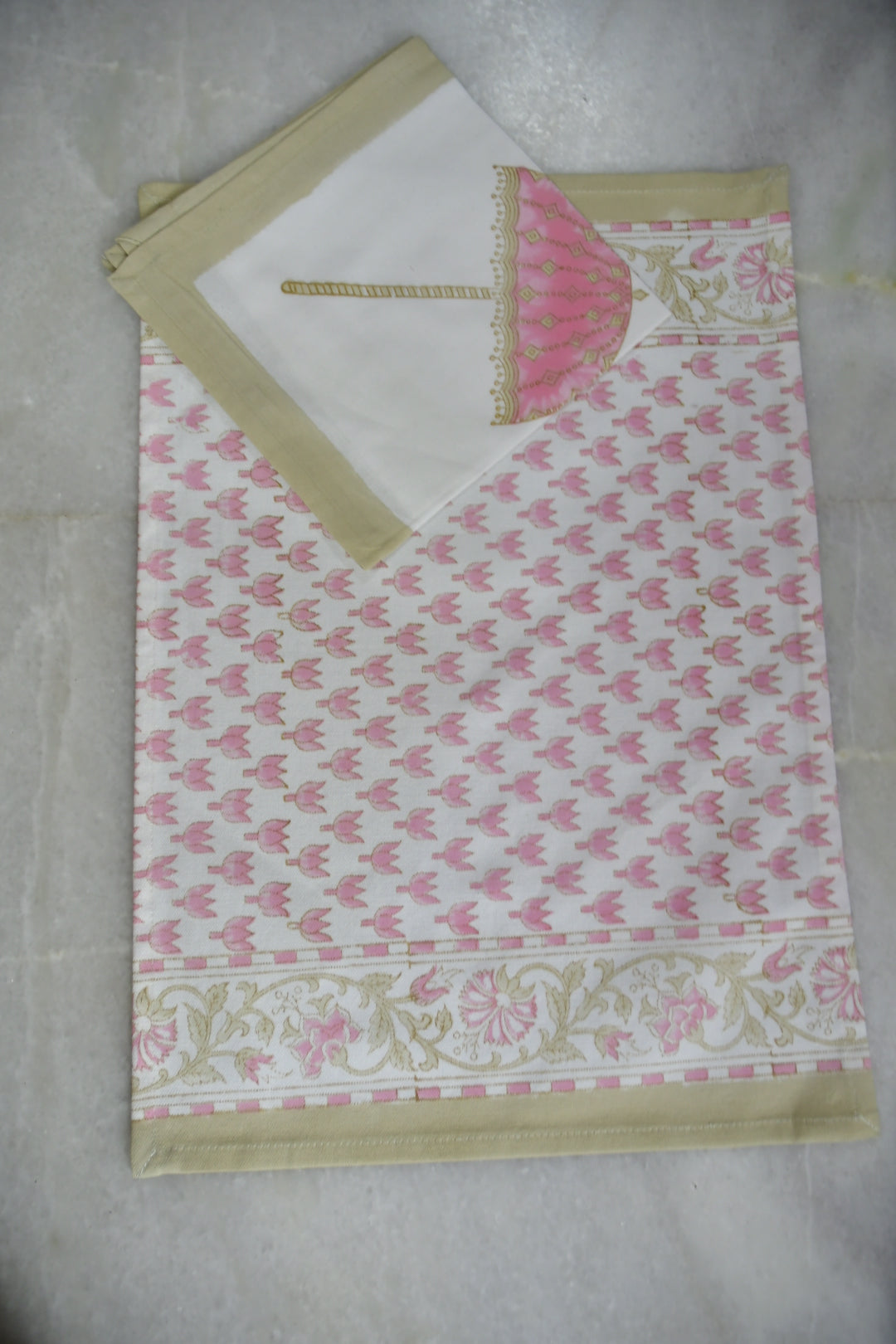 Pink umbrella mat set