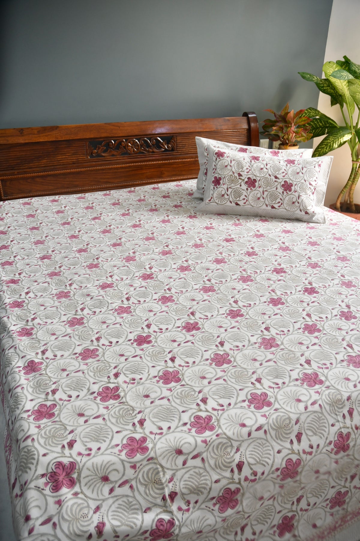 Premium cotton Hibiscus Bloom Bedsheet