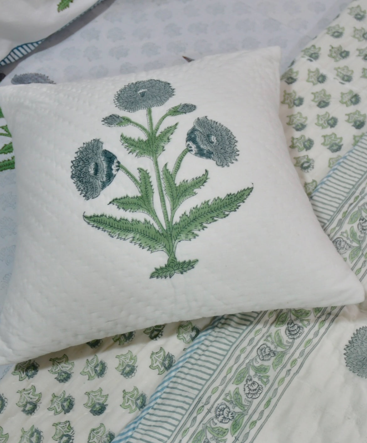 Blue grey poppy bedding set
