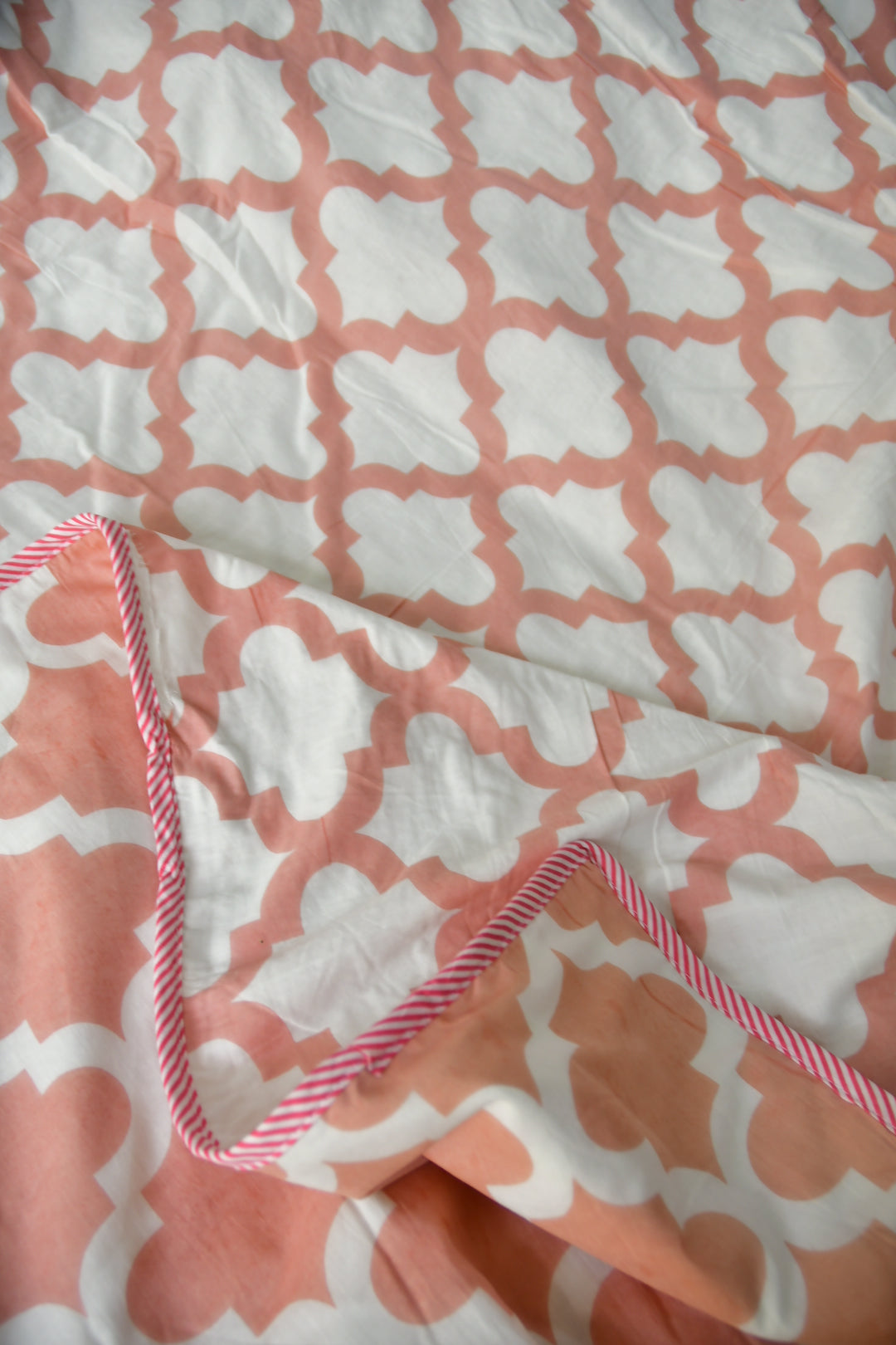 Pretty peach and white dohar
