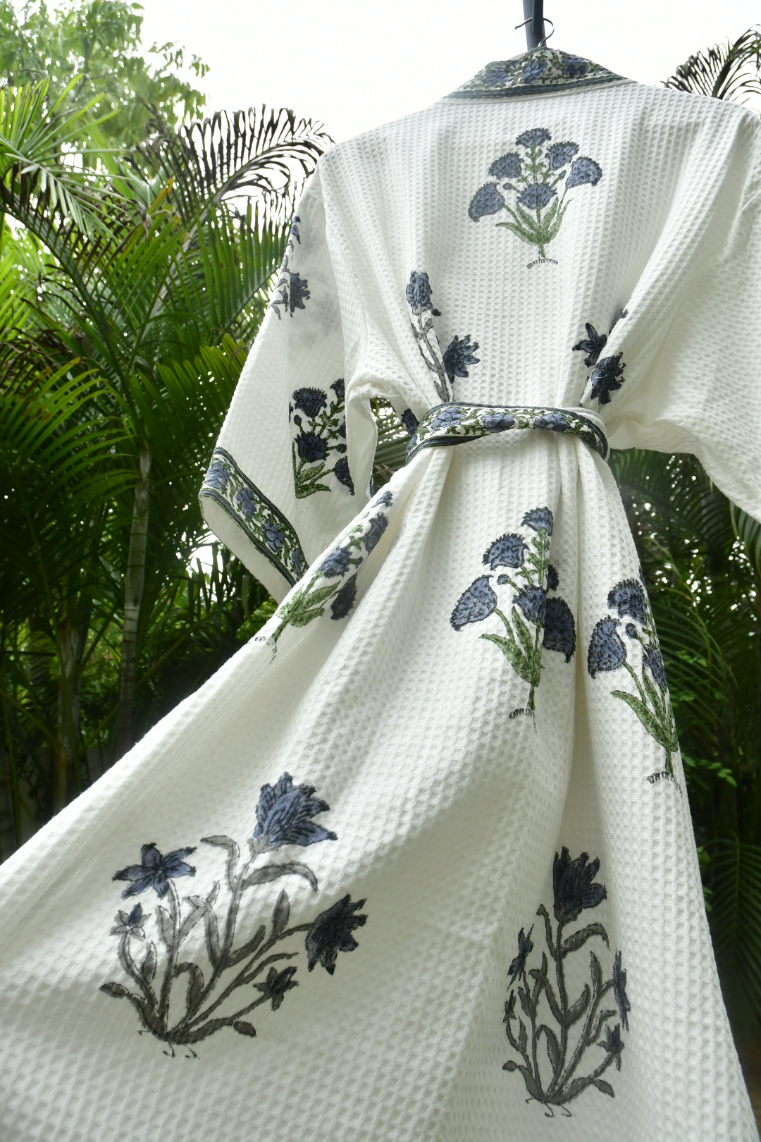 Deep blue premium buta bathrobe