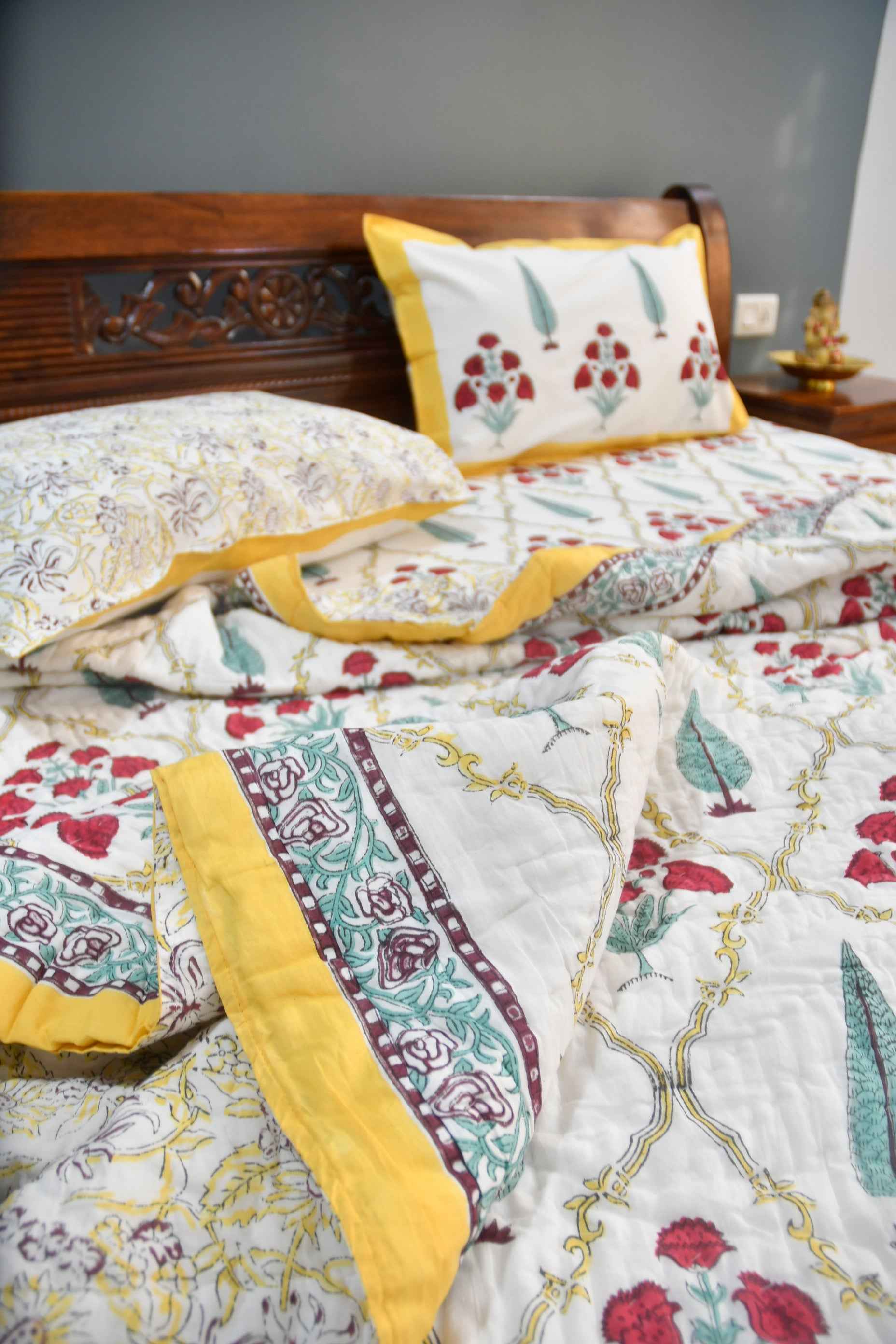 Khushnuma Quilt/Rajai: Jaipur Luxury, Cozy Warmth