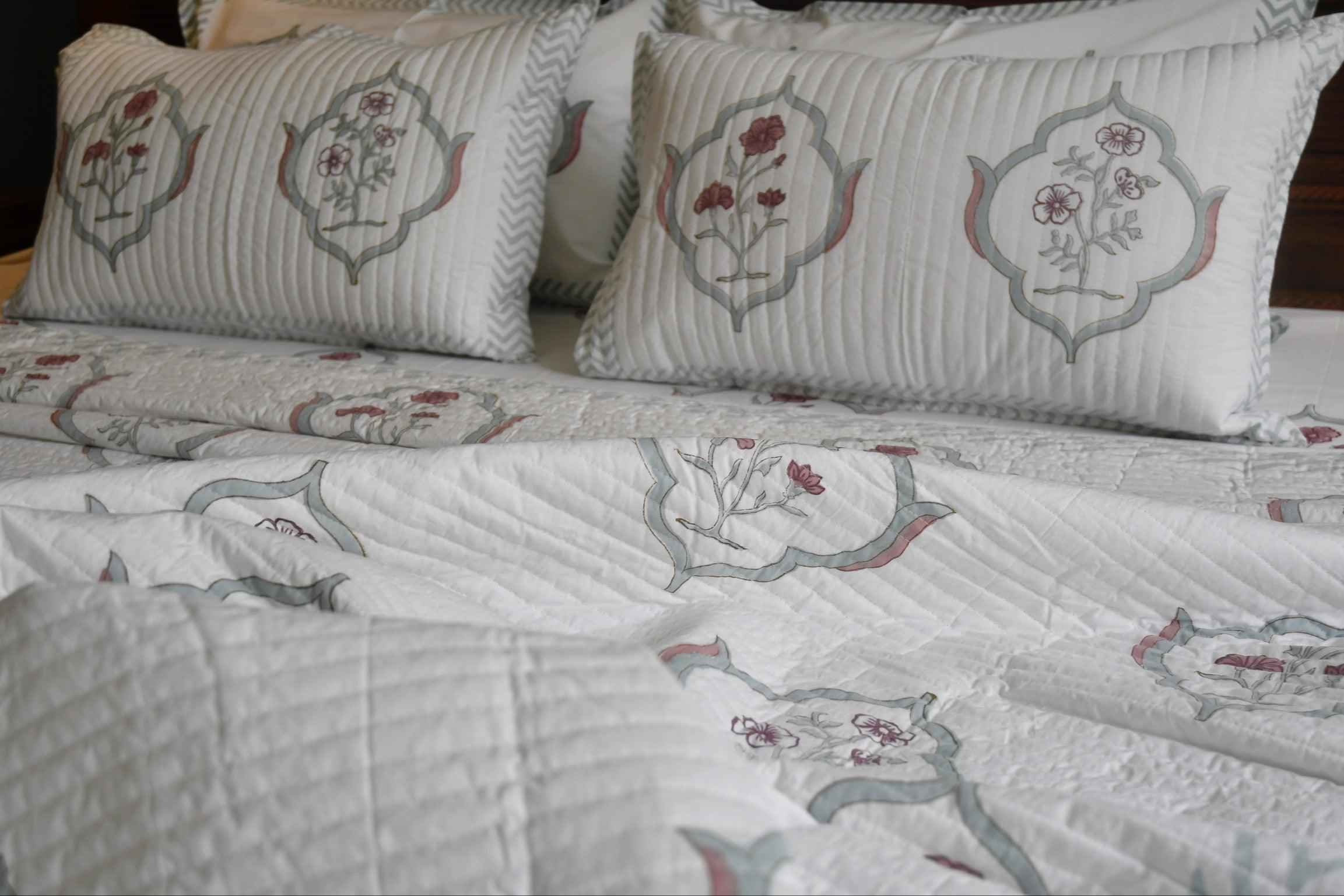 Moroccan Dreams: Cozy Quilted Bedcover