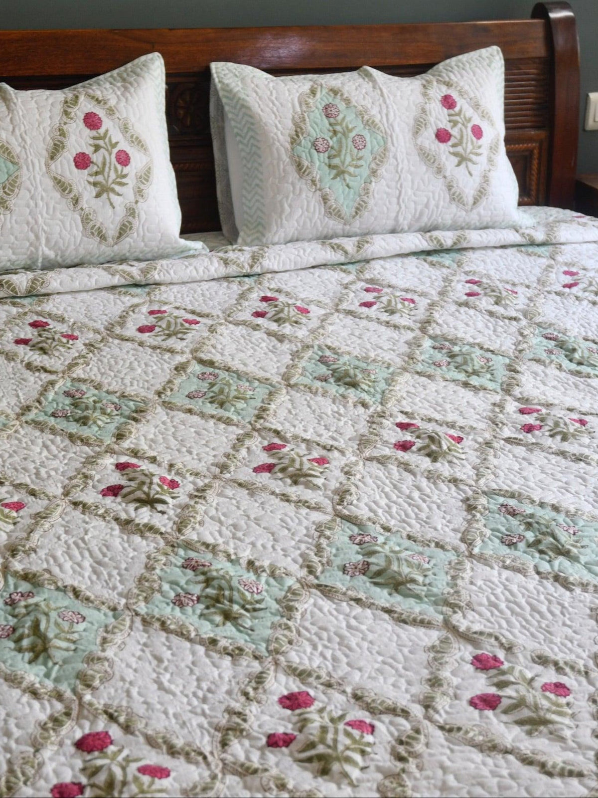 Sugandha Jaal Quilted bedcover Jaipur