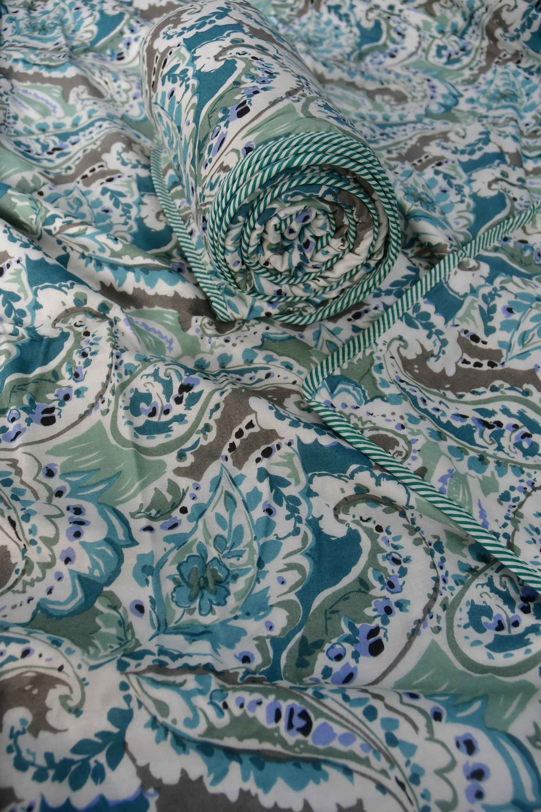 Paisley Mul Mul Dohar: Jaipur Print, Lightweight Comfort