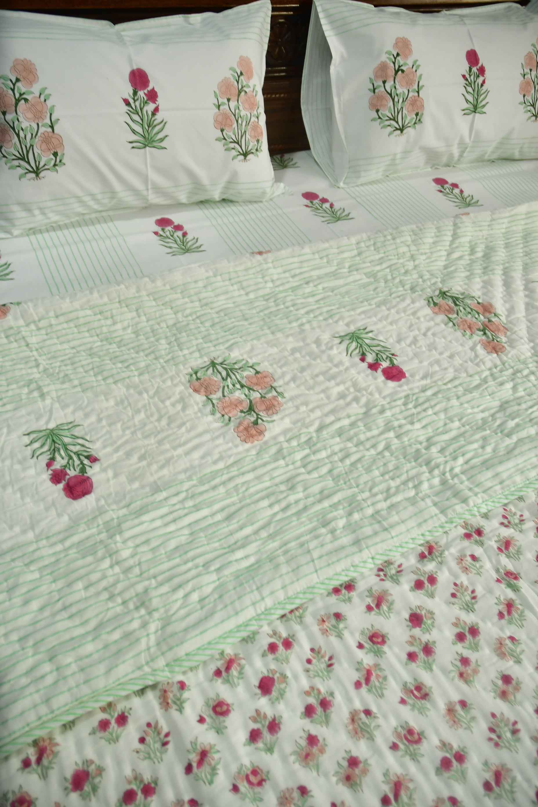 Peach and Pink Flower Quilt Bedding set