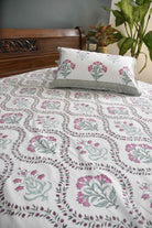 Gulaabi jaal Bedsheet - Timeless Elegance