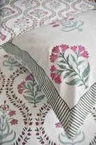 Gulaabi jaal Bedsheet - Timeless Elegance