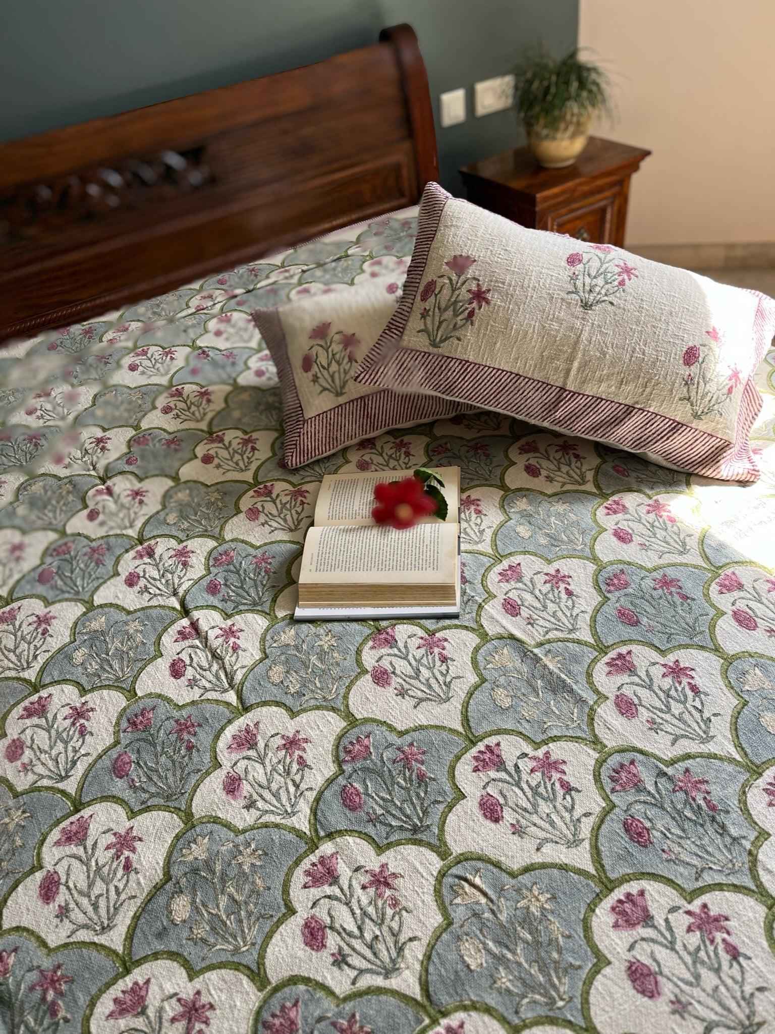 Pink Lily Jharokha Handloom bedcover : Jaipur Elegance