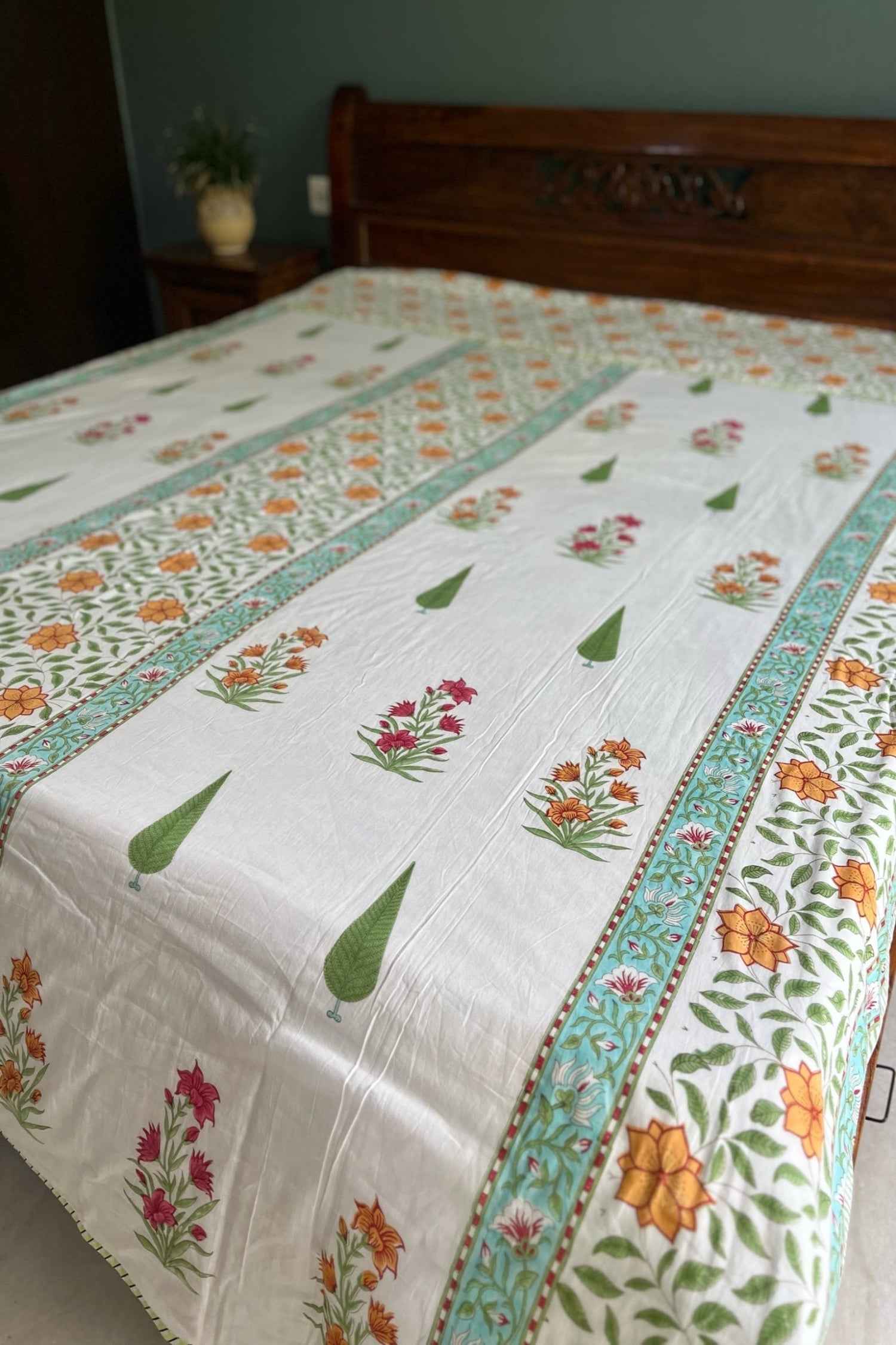 Floral Kesari Baag Premium Dohar Jaipur Luxury