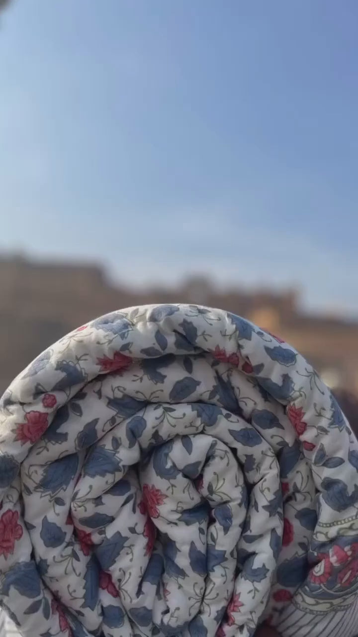 Dohar with amber fort in background